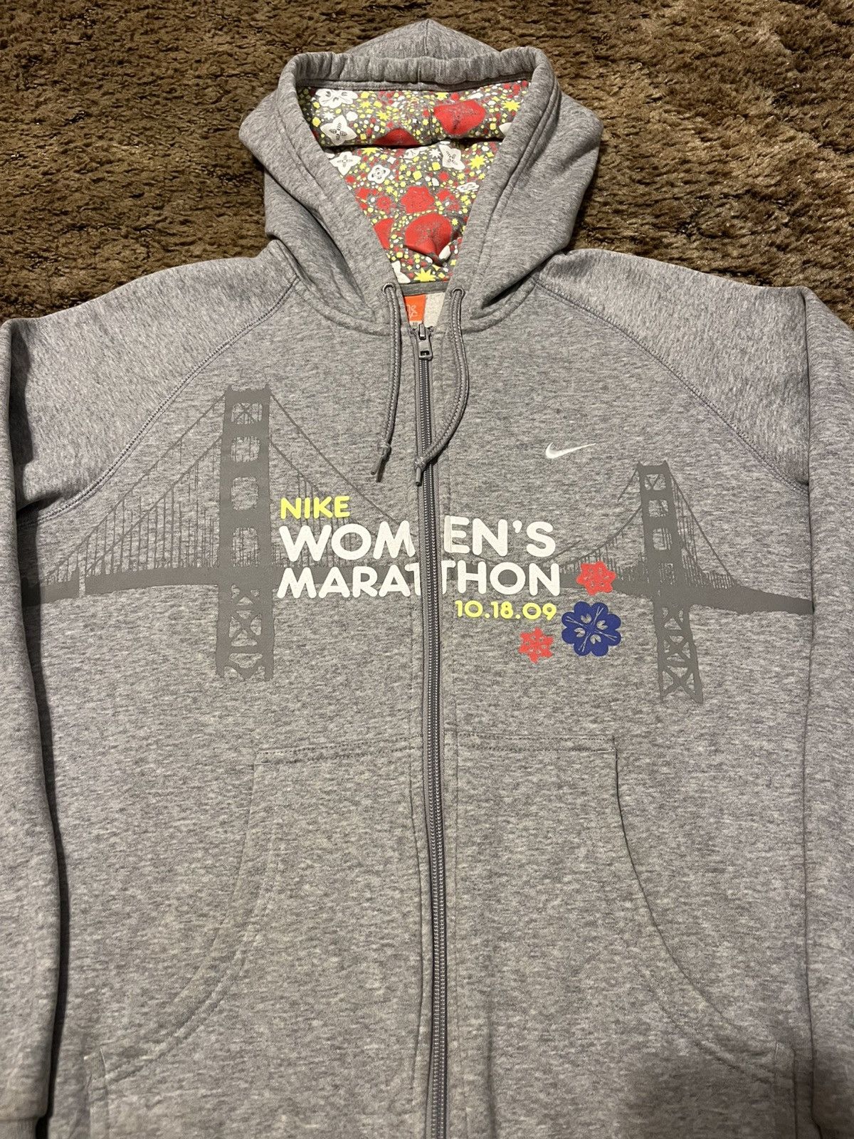 Nike Nike Womens Marathon San Francisco Flower Hoodie Grey XL Size XL / US 12-14 / IT 48-50 - 2 Thumbnail