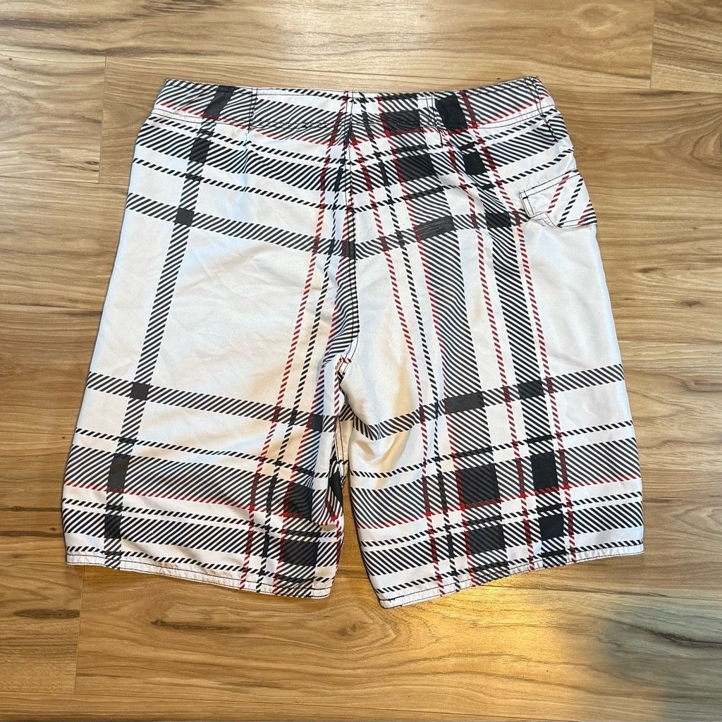 Mountain Equipment Company OP Men’s 38 Plaid Board Shorts White Black Red Size US 26 / EU 42 - 2 Thumbnail
