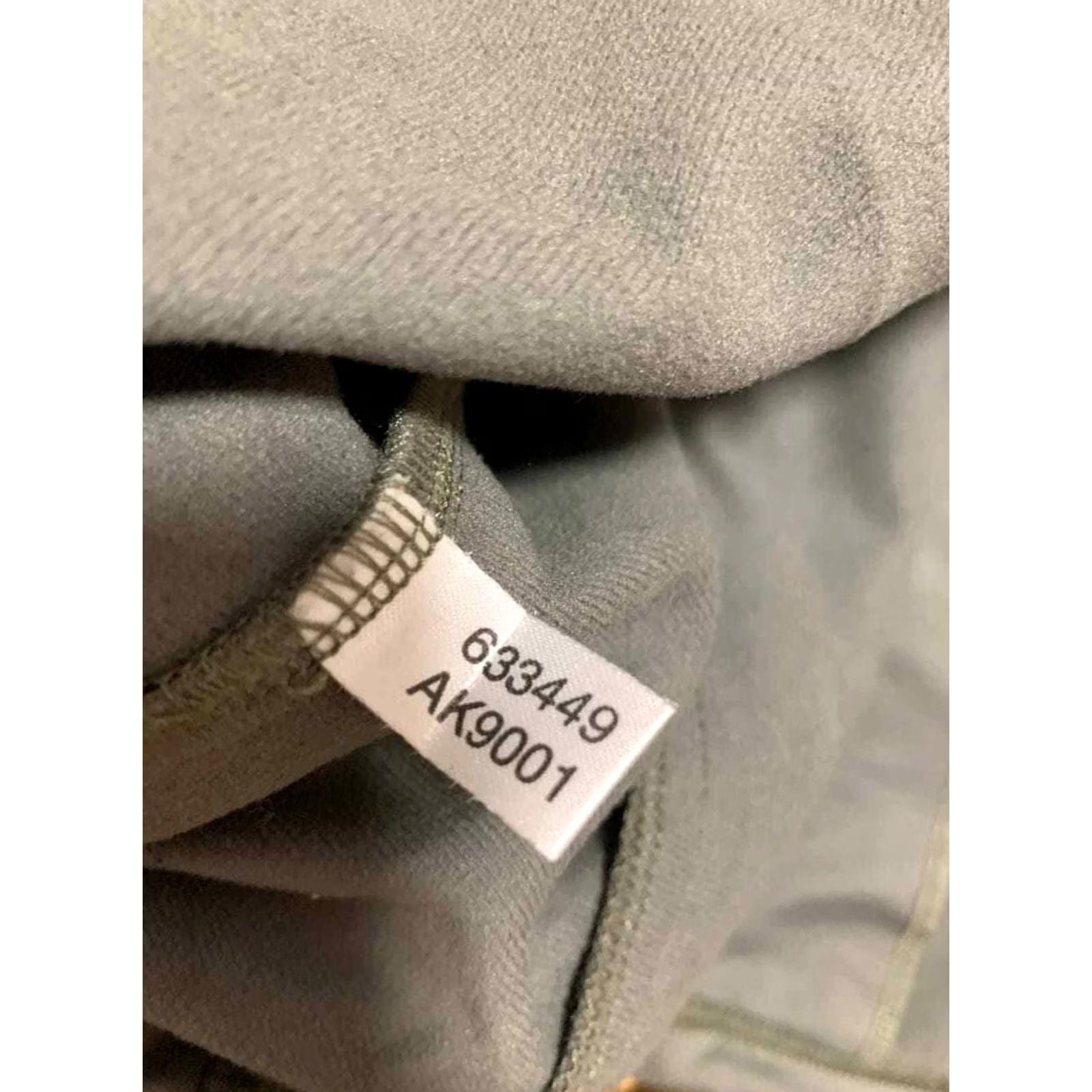 Adidas VINTAGE adidas Hooded Jacket Track Top Big Logo Men L Olive 100% Polyester Full Zip Jacket Tracks Mens Size US L / EU 52-54 / 3 - 7 Thumbnail