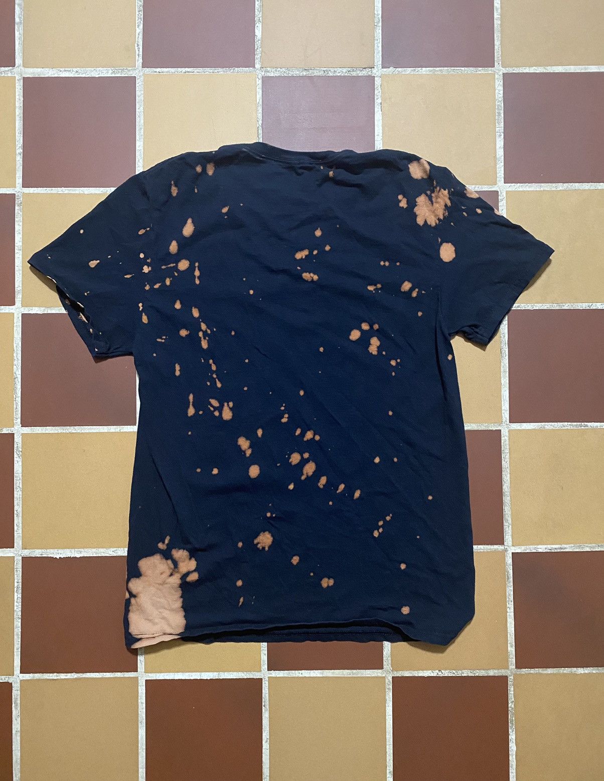 Vintage Vintage Pink Floyd Dark Side Of The Moon Bleached shirt Size US M / EU 48-50 / 2 - 2 Thumbnail
