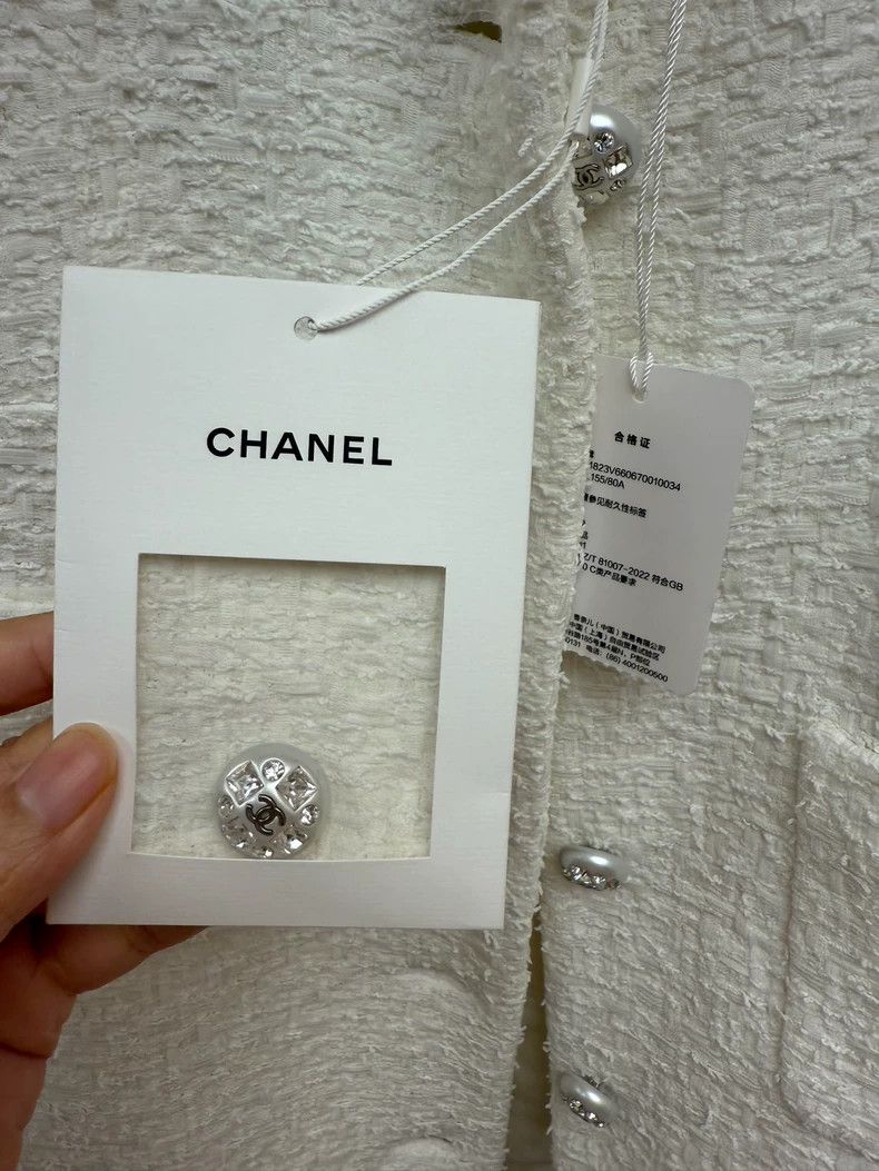 Chanel Chanel 23s white tweed four-pocket jacket Size XXS / US 00 / IT 34 - 5 Thumbnail