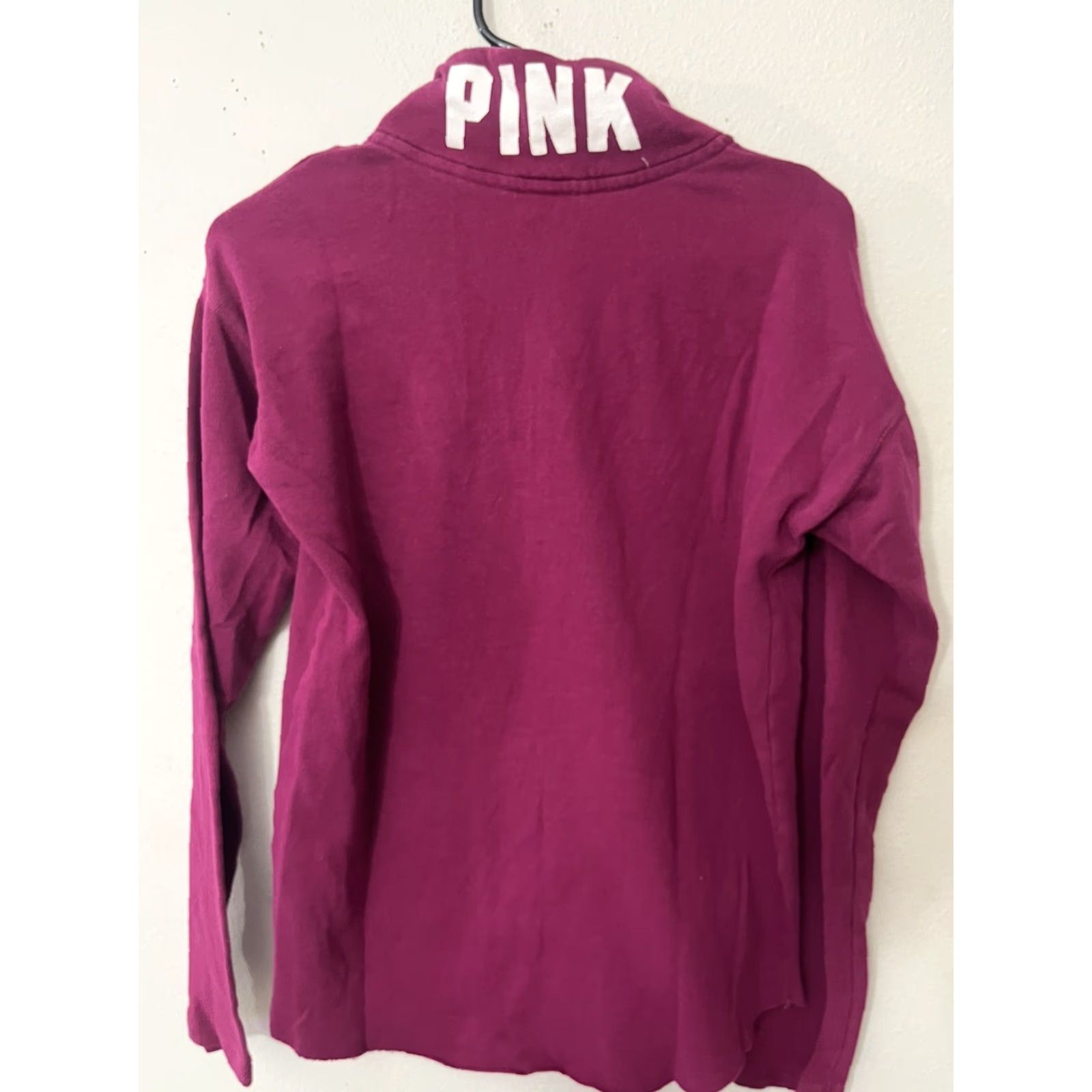 Victoria's Secret VINTAGE Victoria's Secret PINK Sweatshirt Shirt 1/4 Zip Dark Pink Small Logo Womens Pullover 1/4 Zip Pockets Pink 90s Concert? Size S / US 4 / IT 40 - 4 Thumbnail