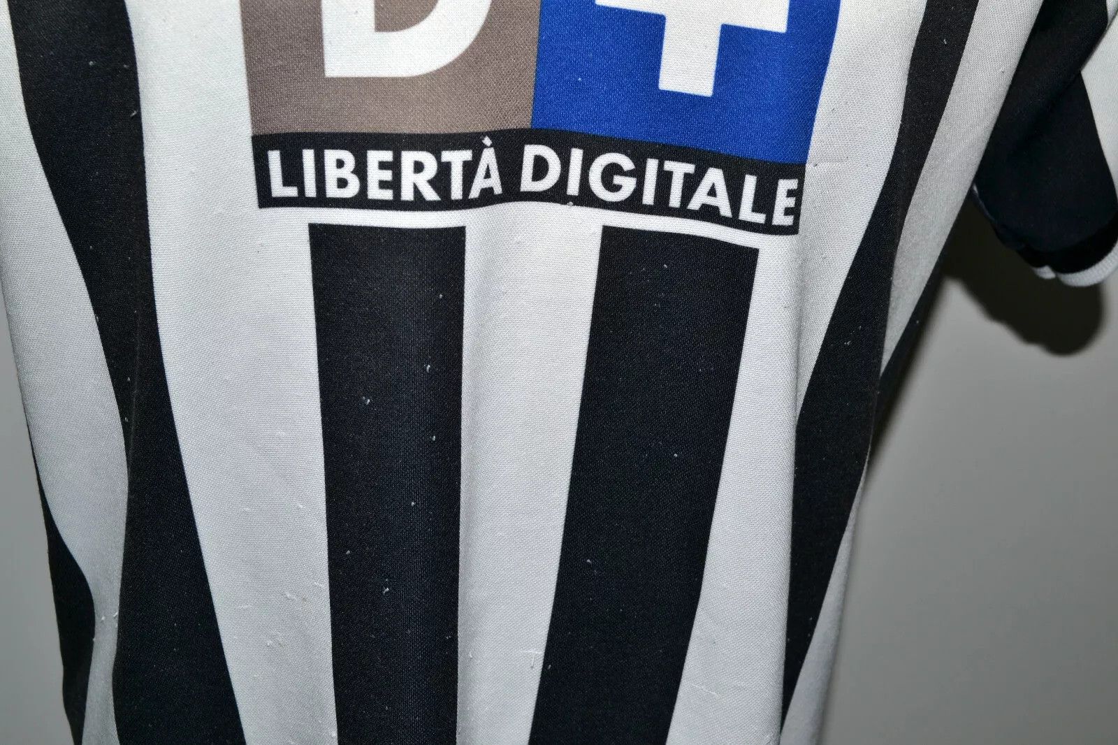 Kappa JUVENTUS ITALY 1998/1999 HOME FOOTBALL SHIRT JERSEY KAPPA S Size US S / EU 44-46 / 1 - 4 Thumbnail