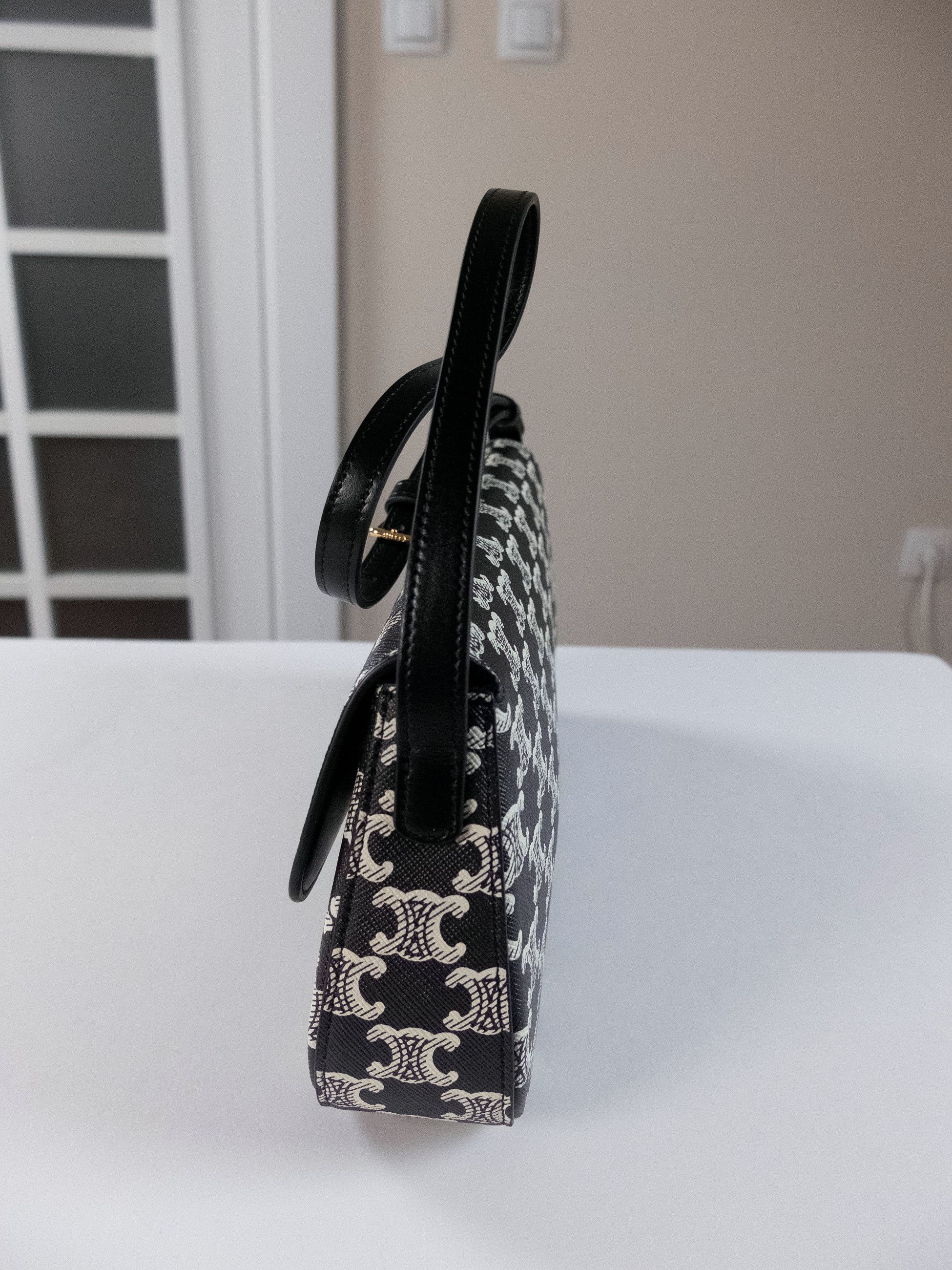 Celine CELINE Lola Triomphe medium black & white coated canvas bag Size ONE SIZE - 12 Thumbnail