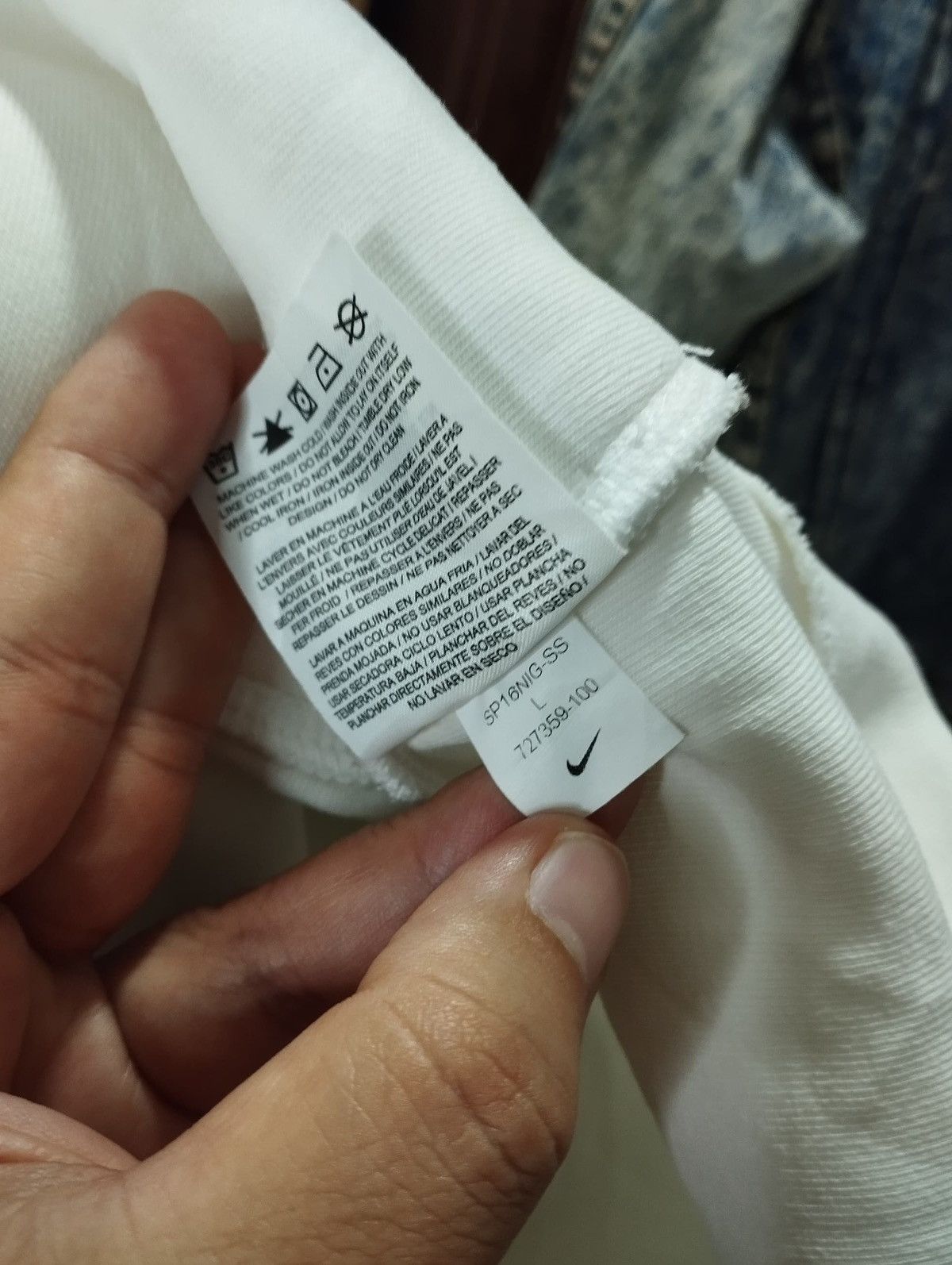 Nike × Vintage White Nike Sweatshirt L Size US L / EU 52-54 / 3 - 10 Thumbnail
