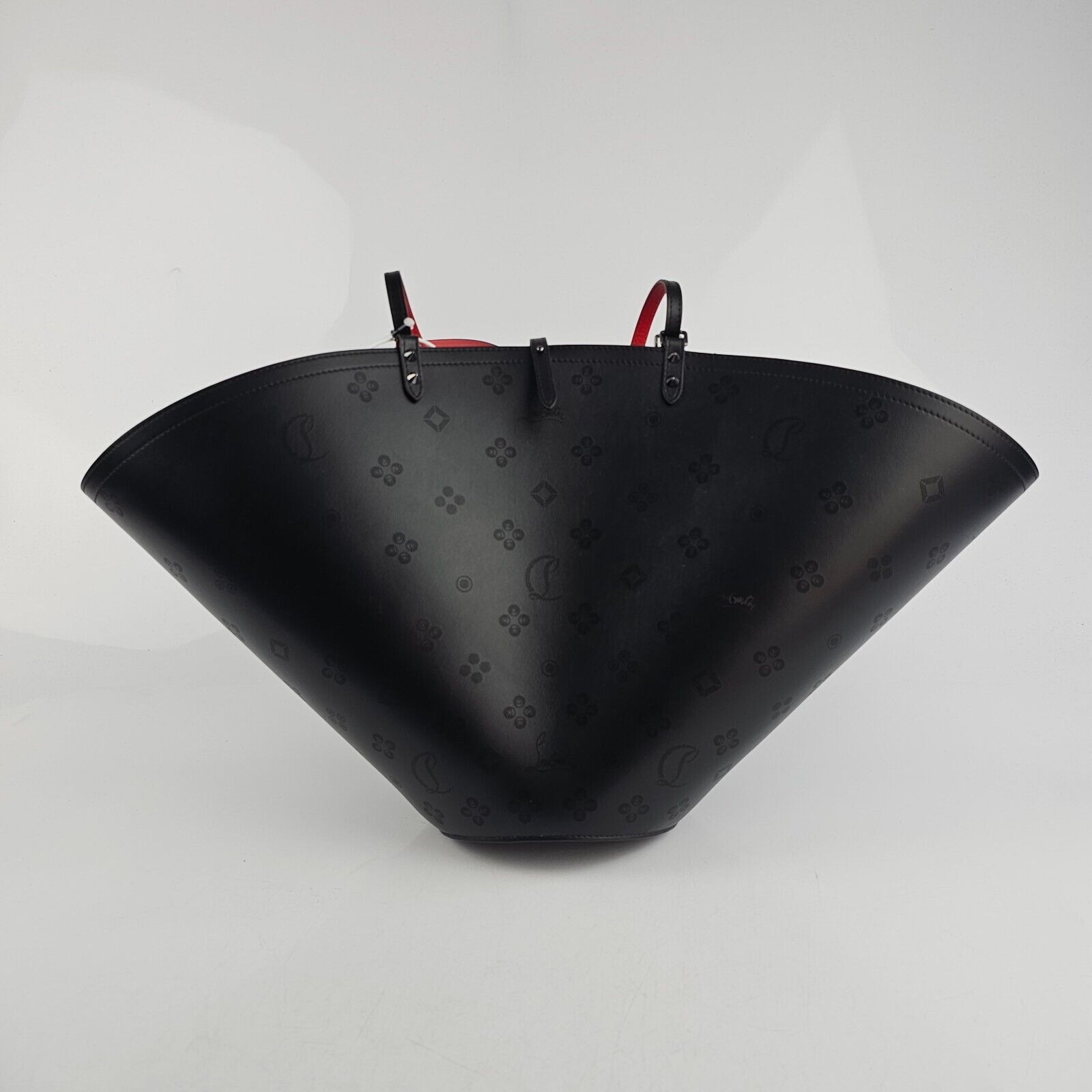 os11x0124 Size: OS Tote Bag in Black