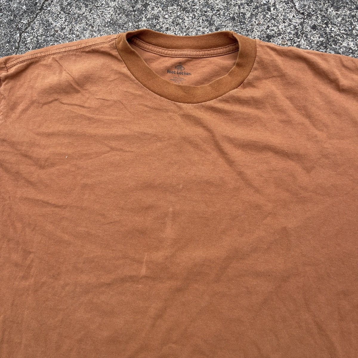 Jerzees × Vintage Vintage Y2K FOOT LOCKER Faded Brown Blank Shirt Size US L / EU 52-54 / 3 - 2 Thumbnail