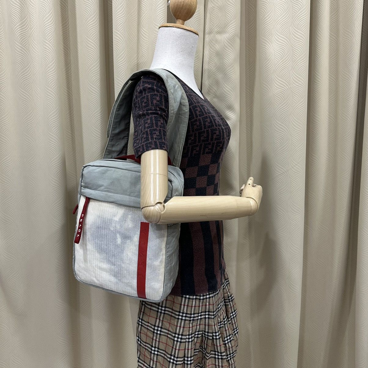 Prada PRADA SPORT 1999 LINEA ROSSA SLING BACKPACK BAG | Grailed