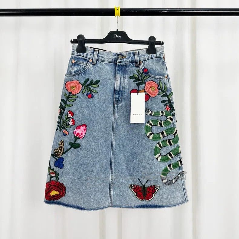 Gucci Embroidered floral multi-element denim skirt