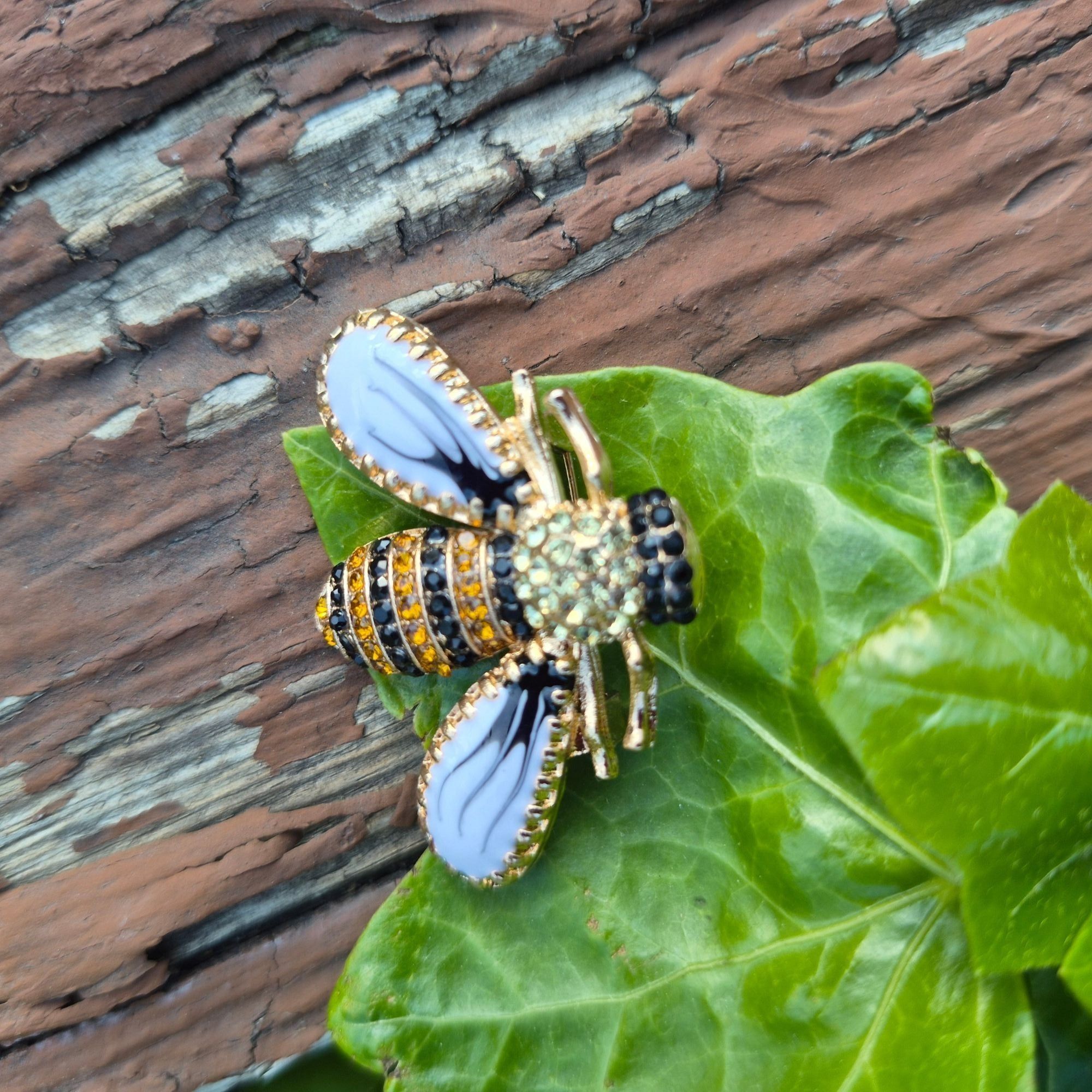 Other ⭐Elegant Large Gold Crystal Bumble Bee Brooch Pin Insect Jew Size ONE SIZE - 1 Thumbnail