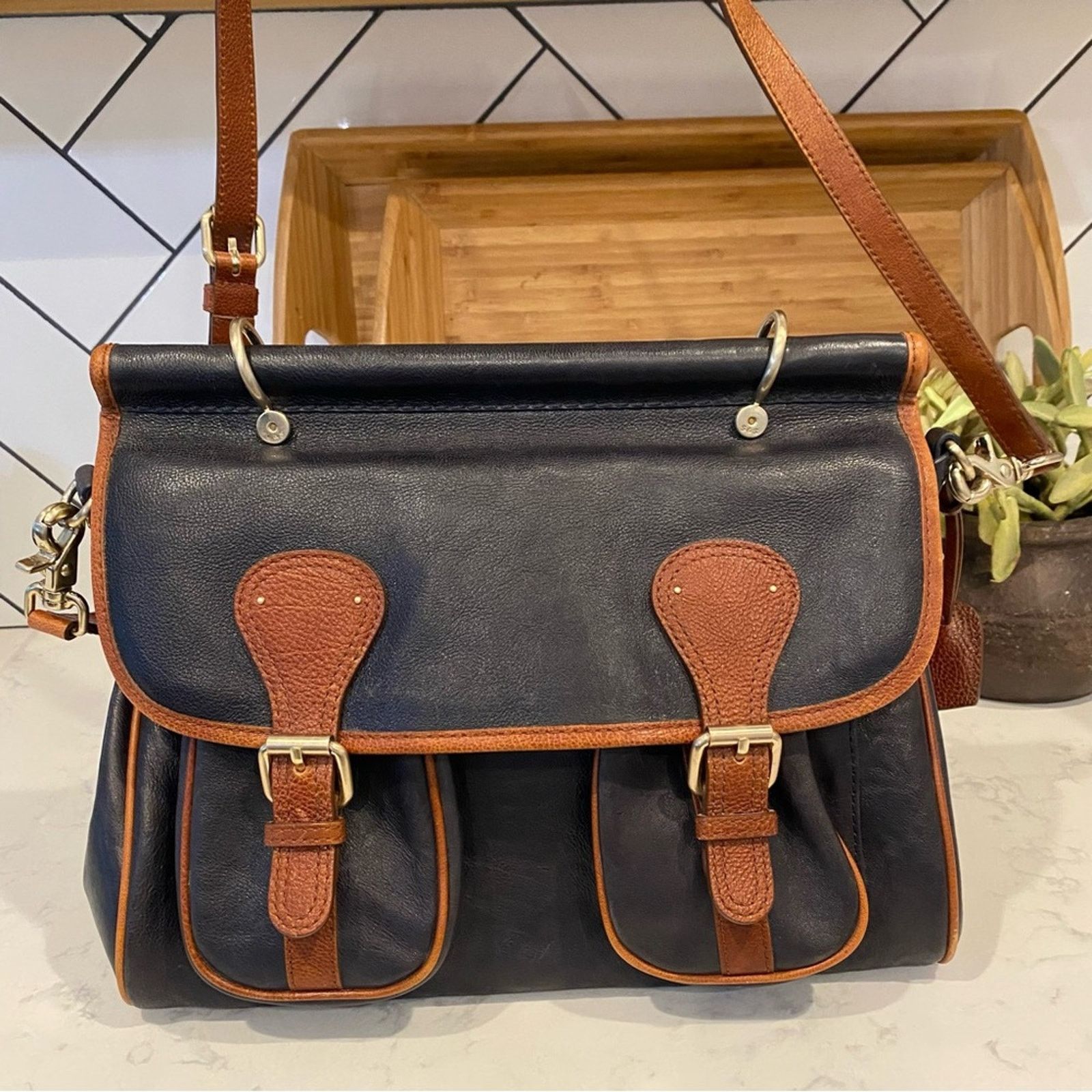 Anthropologie Schuler & Sons Philadelphia leather works Messenger bag Size ONE SIZE - 2 Thumbnail