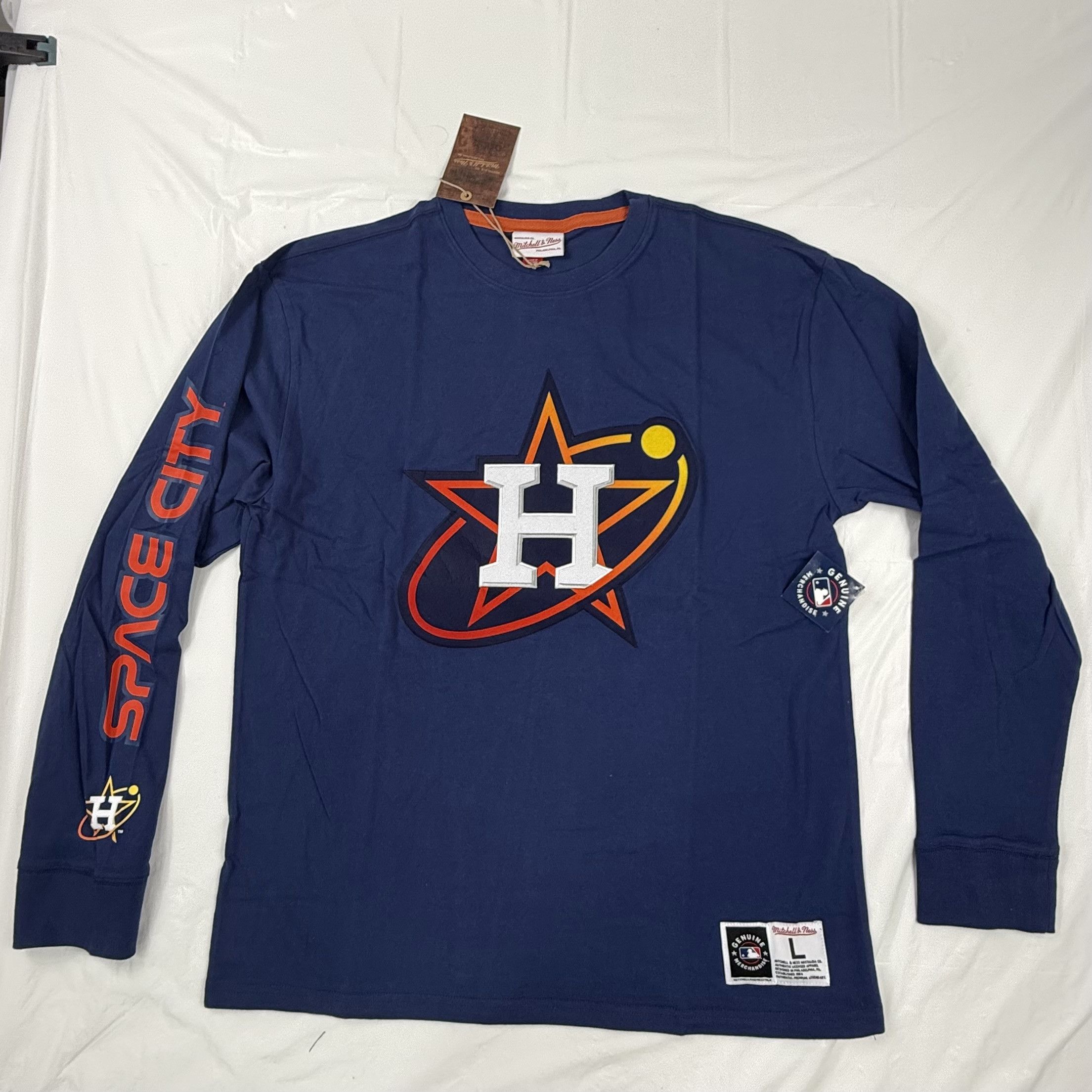 Mitchell & Ness Mitchell & Ness Houston Astros Space City Long Sleeve Shirt Size US L / EU 52-54 / 3 - 1 Thumbnail