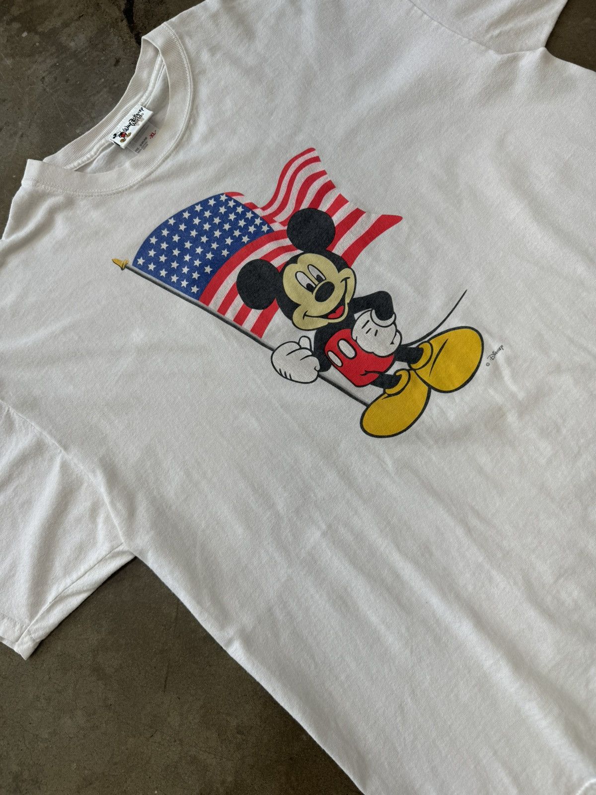 Vintage Vintage American Flag Mickey Mouse Tee Sz. XL Size US XL / EU 56 / 4 - 1 Thumbnail