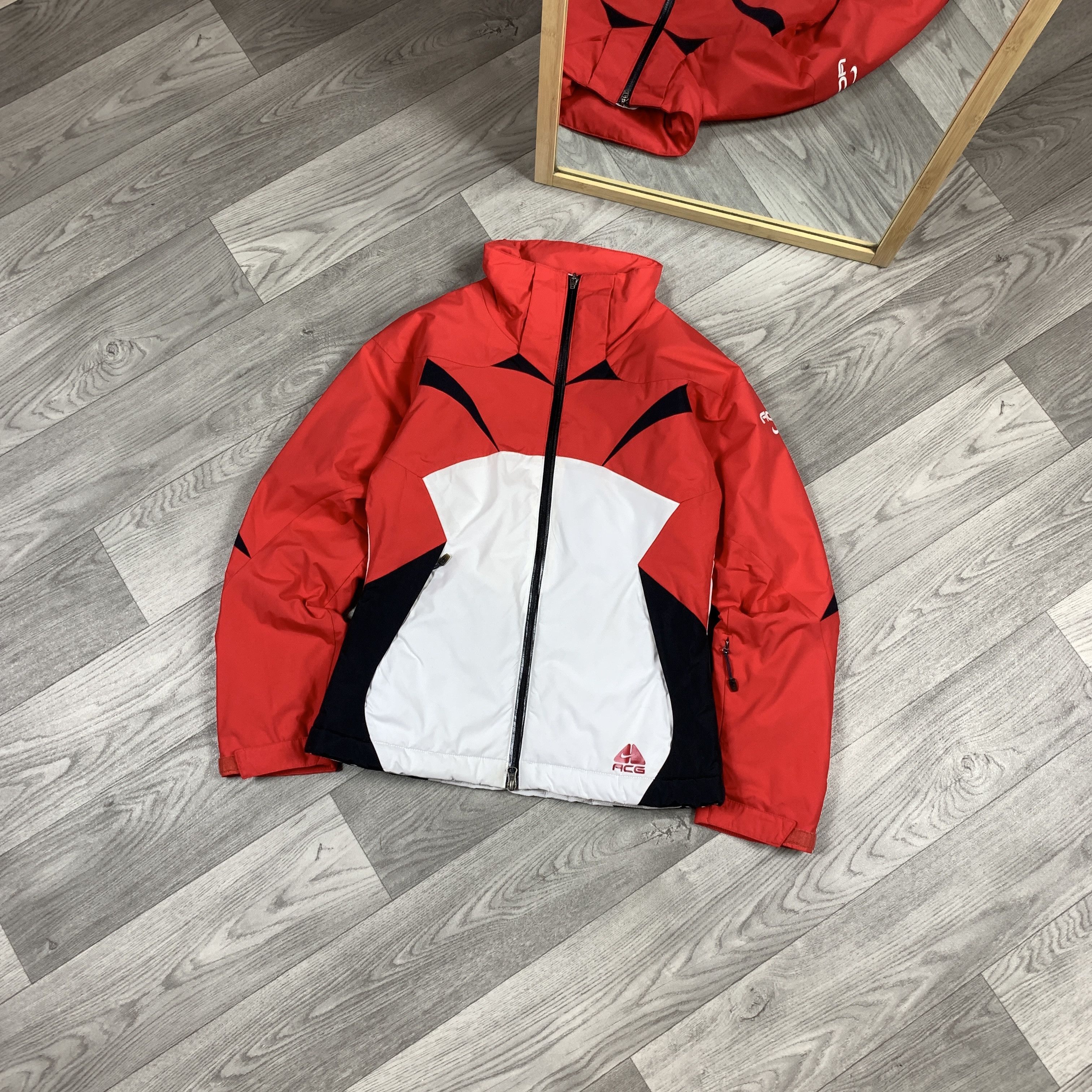 Nike ACG Vintage Nike ACG 90s Gorpcore Red Women's Ski Jacket Size S / US 4 / IT 40 - 1 Thumbnail