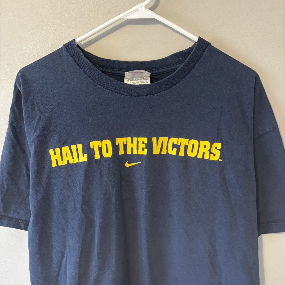 Nike Vintage 2000s Nike Team Center Swoosh Michigan Faded Shirt Size US XL / EU 56 / 4 - 1 Thumbnail