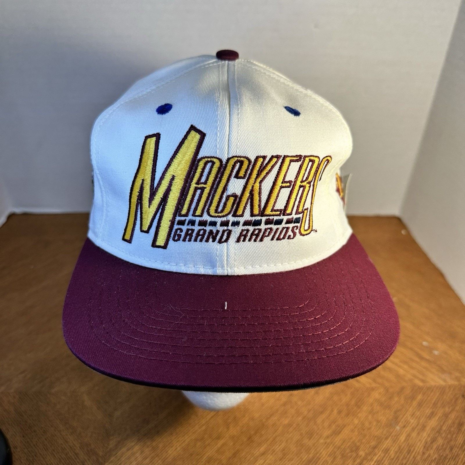 Other VTG 1995 Grand Rapids Mackers Defunct CBA Snapback Hat New Size ONE SIZE - 1 Thumbnail