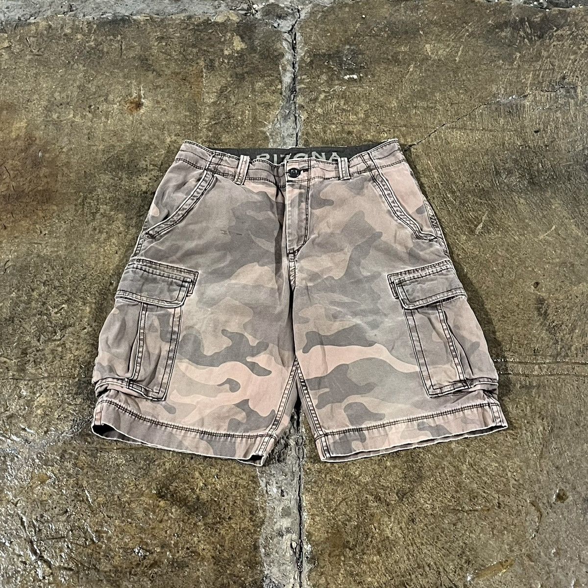 Vintage Crazy Vintage Y2K Baggy Brown Camo Cargo Shorts JNCO Skater Size US 32 / EU 48 - 1 Thumbnail