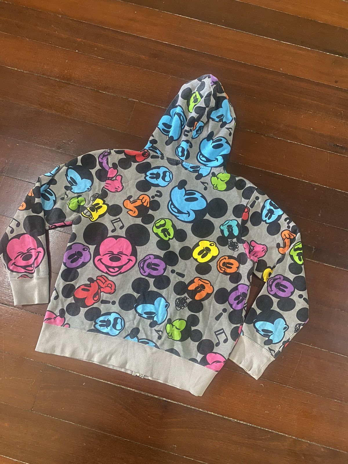 Disney Rare vintage y2k mickey mouse tokyo disney resort hoodie Size US L / EU 52-54 / 3 - 12 Thumbnail