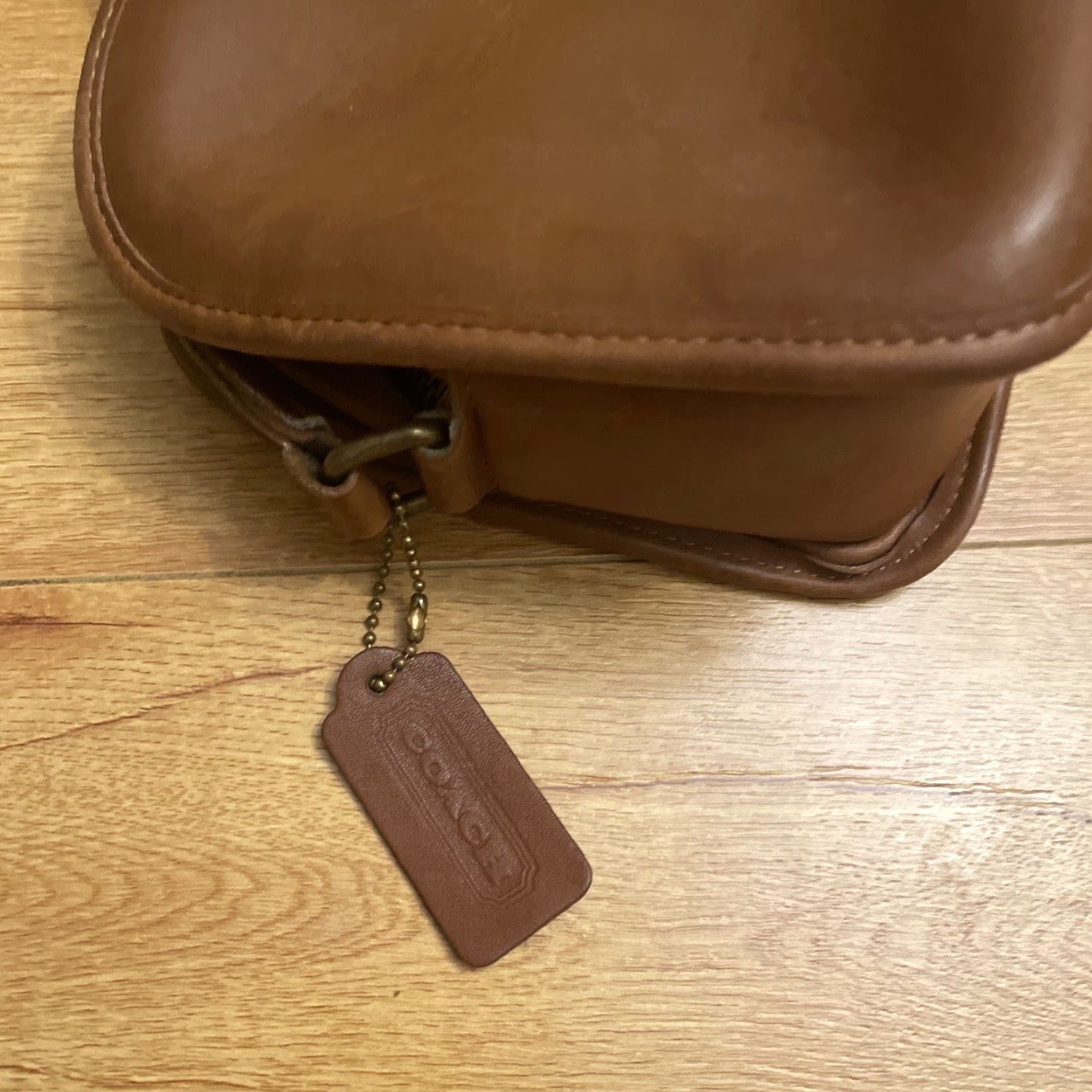 Coach VINTAGE COACH Lewiston Crossbody Bag British Tan 1990s Leather Small Womens Bags Boho Size ONE SIZE - 6 Thumbnail