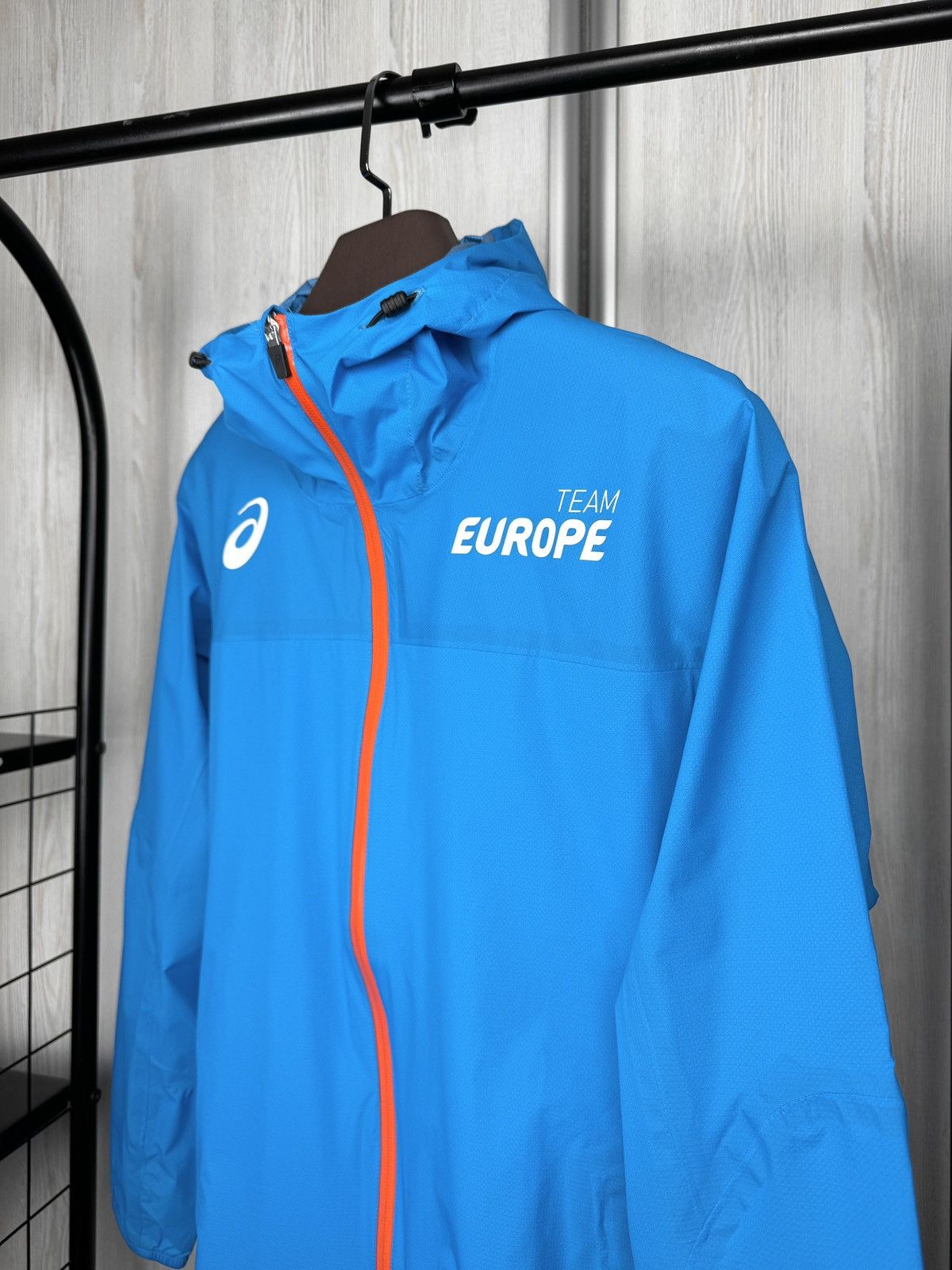 Asics Asics Team Europe Pro Elite 2019 Storm Jacket size L Size US L / EU 52-54 / 3 - 4 Thumbnail
