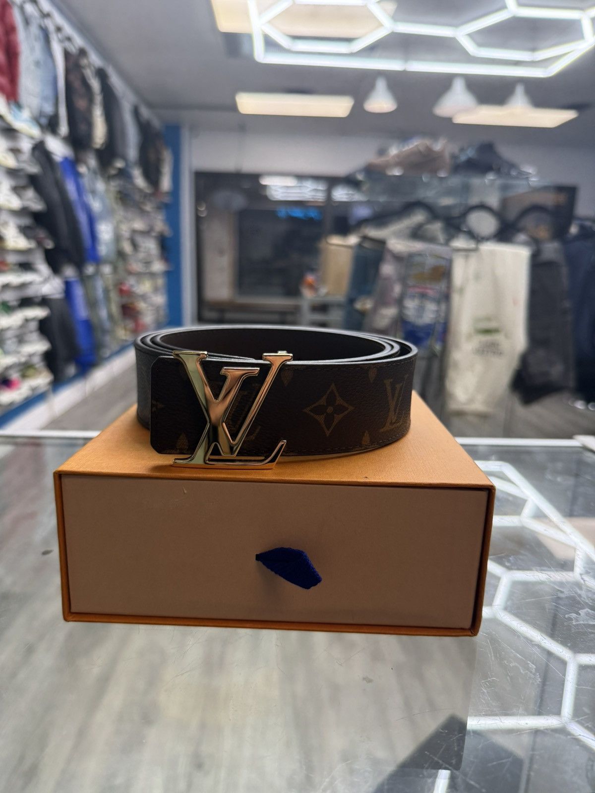 Louis Vuitton Louis Vuitton - LV Initiales Monogram Belt Size 34 - 1 Thumbnail