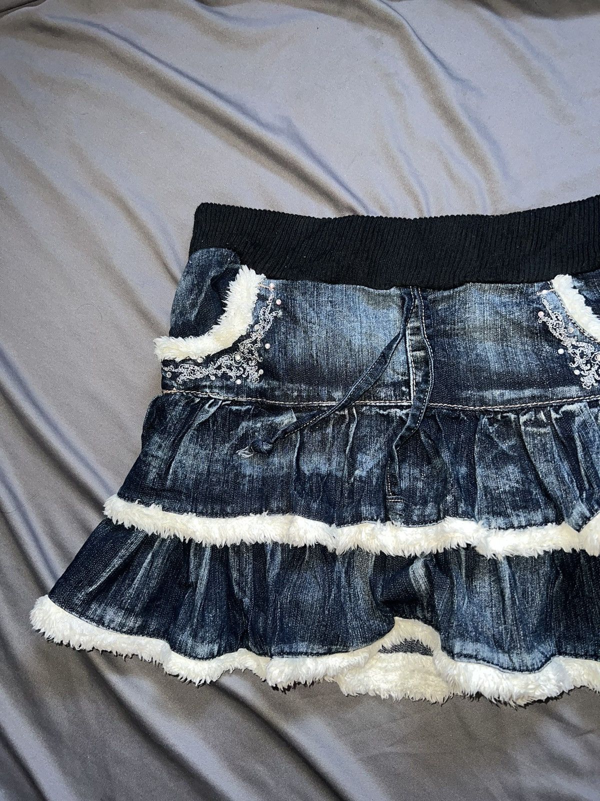 Japanese Brand Y2k denim with fur strim layered mini skirt 💙💫 Size 25" / US 0 / IT 36 - 5 Thumbnail