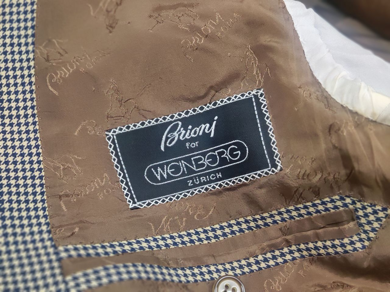 Brioni Brioni Vintage Houndstooth pattern Wool Beige Blazer Jacket Size US L / EU 52-54 / 3 - 16 Thumbnail