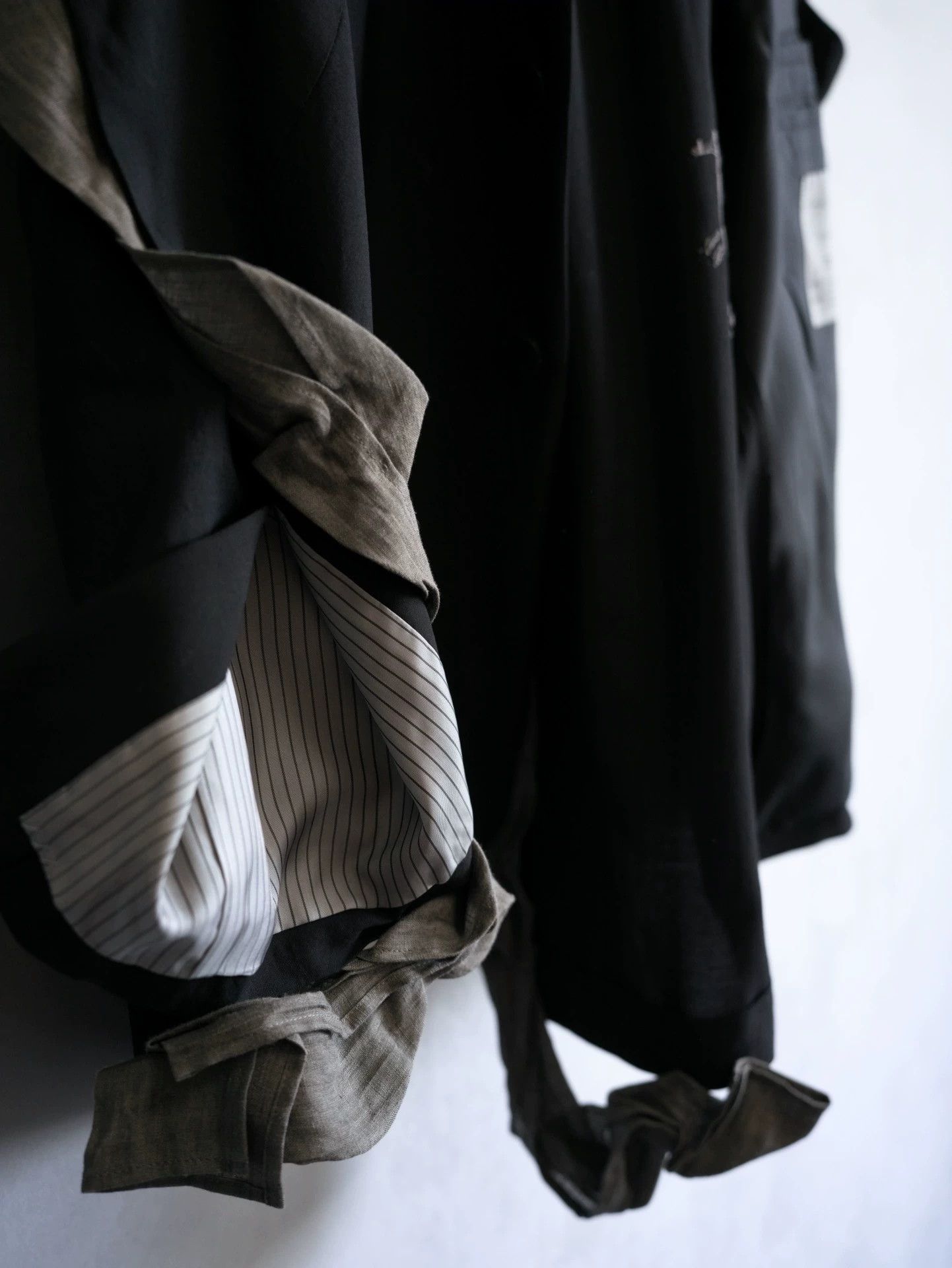 Yohji Yamamoto Yohji Yamamoto 24SS Embroidered Ruffle Jacket Gray Size 2 Size US M / EU 48-50 / 2 - 9 Thumbnail