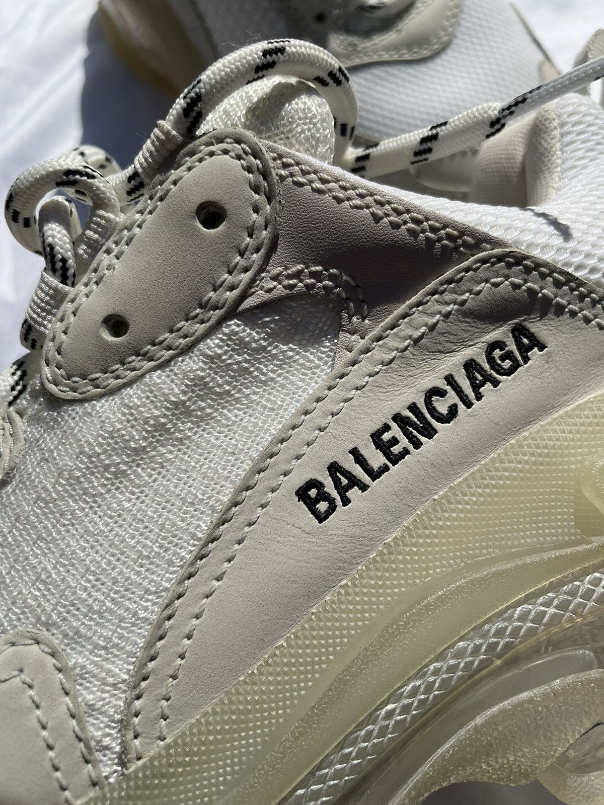 Balenciaga BALENCIAGA WOMEN'S TRIPLE S SNEAKER Size US 9 / IT 39 - 7 Thumbnail