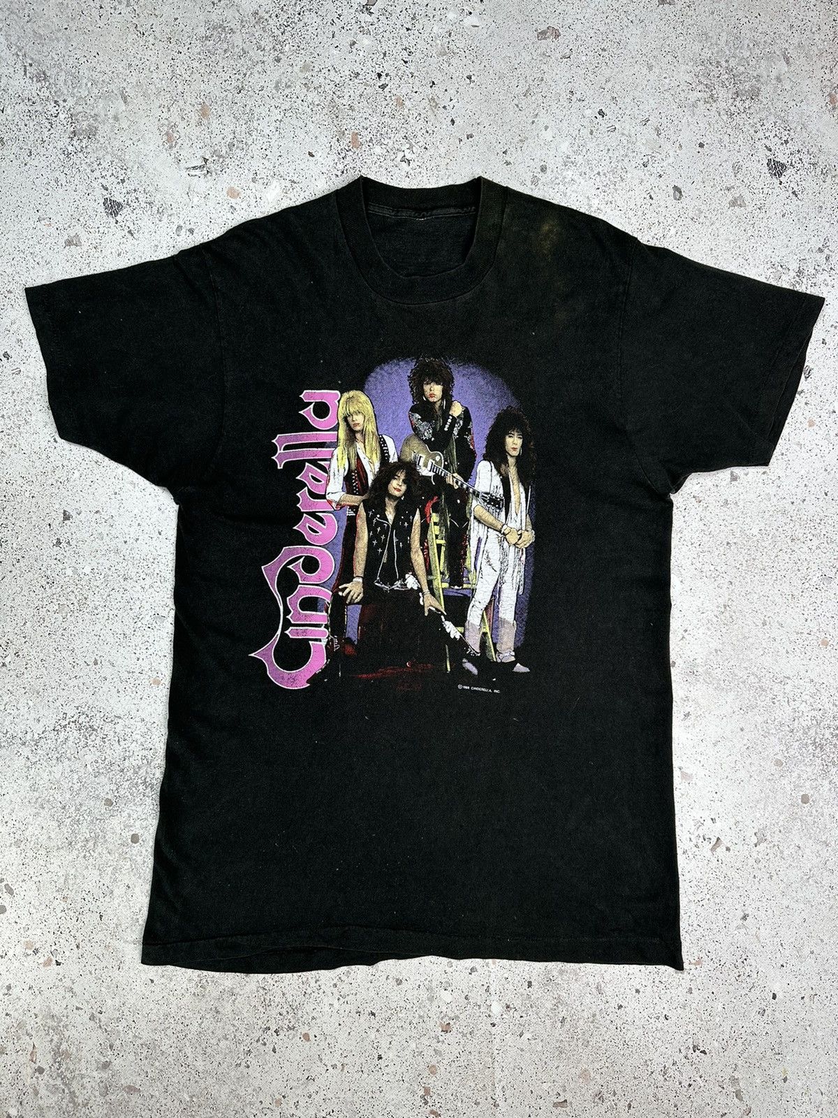 Band Tees Vintage 1988 Cinderella Long Gold Winter Tour t shirt Men L Size US L / EU 52-54 / 3 - 1 Thumbnail
