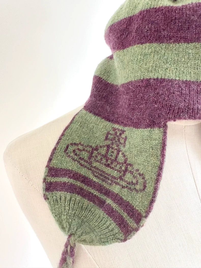 Vivienne Westwood Vivienne Westwood A green striped hat with a hat protectin Size ONE SIZE - 3 Thumbnail