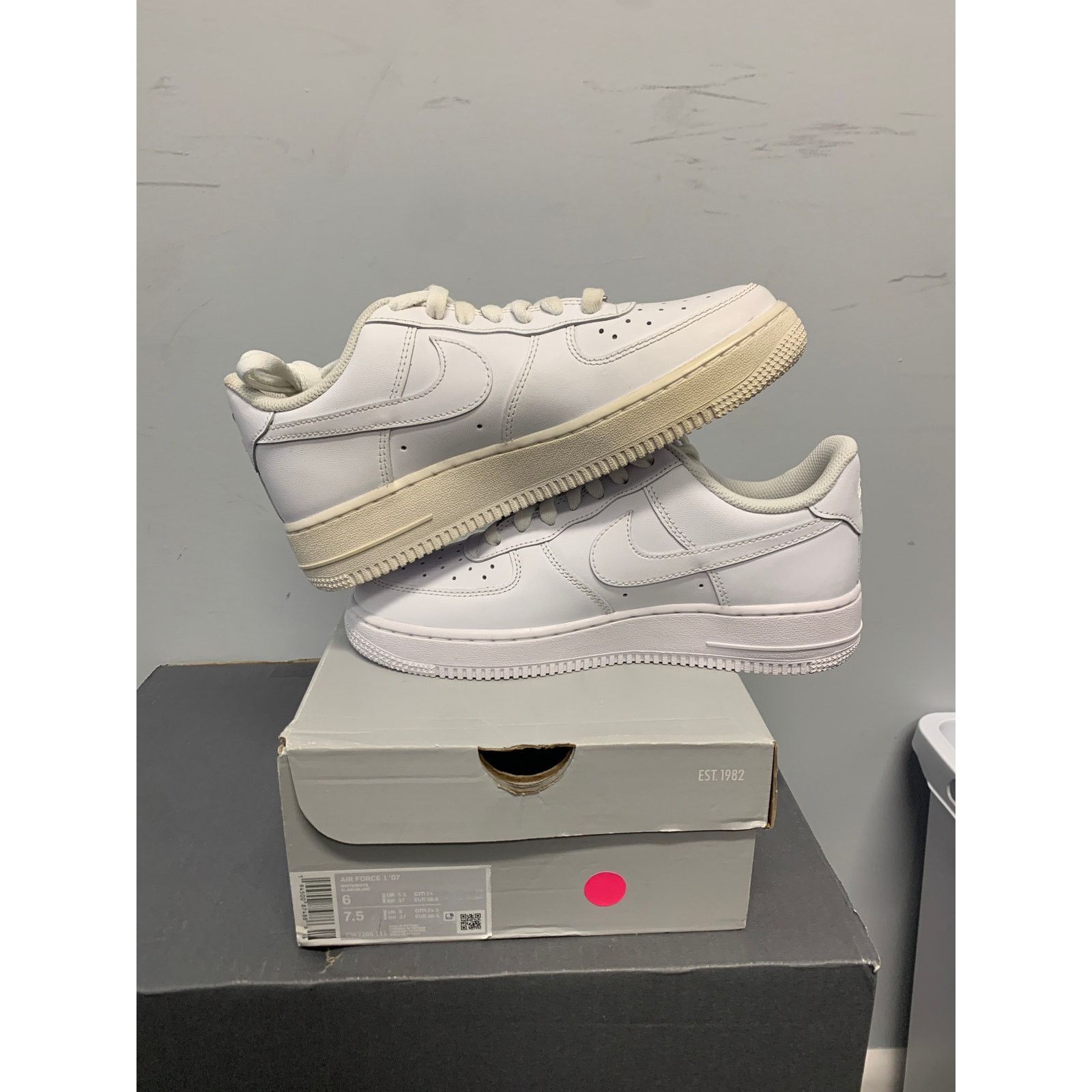 Nike Nike Air Force 1 Low '07 White Size 6 BRAND NEW SHIPS NOW Size US 6 / EU 39 - 5 Thumbnail