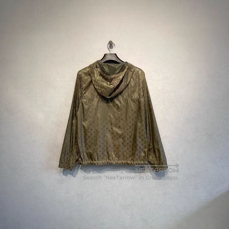 Louis Vuitton Louis Vuitton Army green logo full print reversible jacket Size US M / EU 48-50 / 2 - 2 Thumbnail