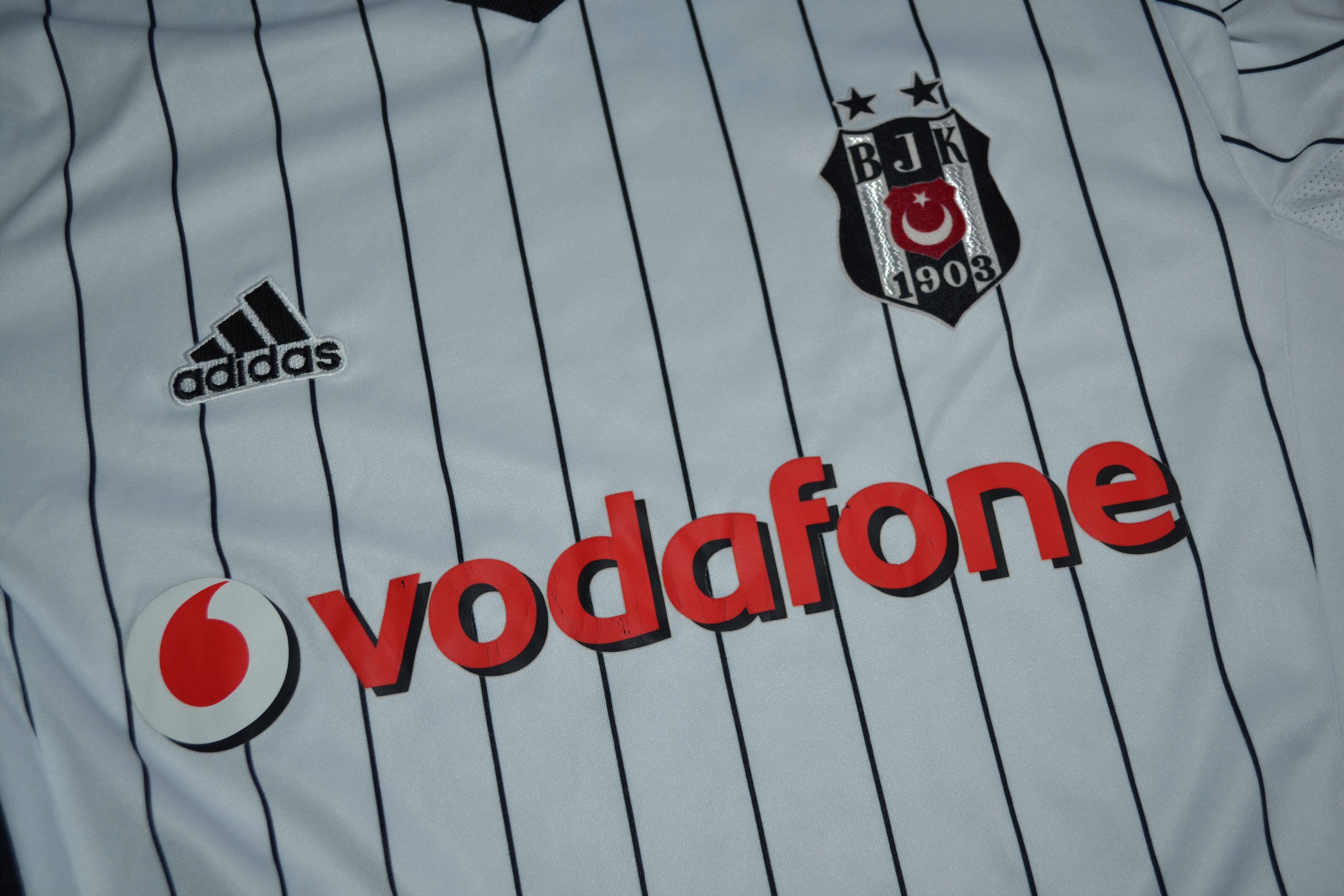Adidas Besiktas Home Shirt 2016 2017 Kit Soccer Jersey Size US M / EU 48-50 / 2 - 4 Thumbnail