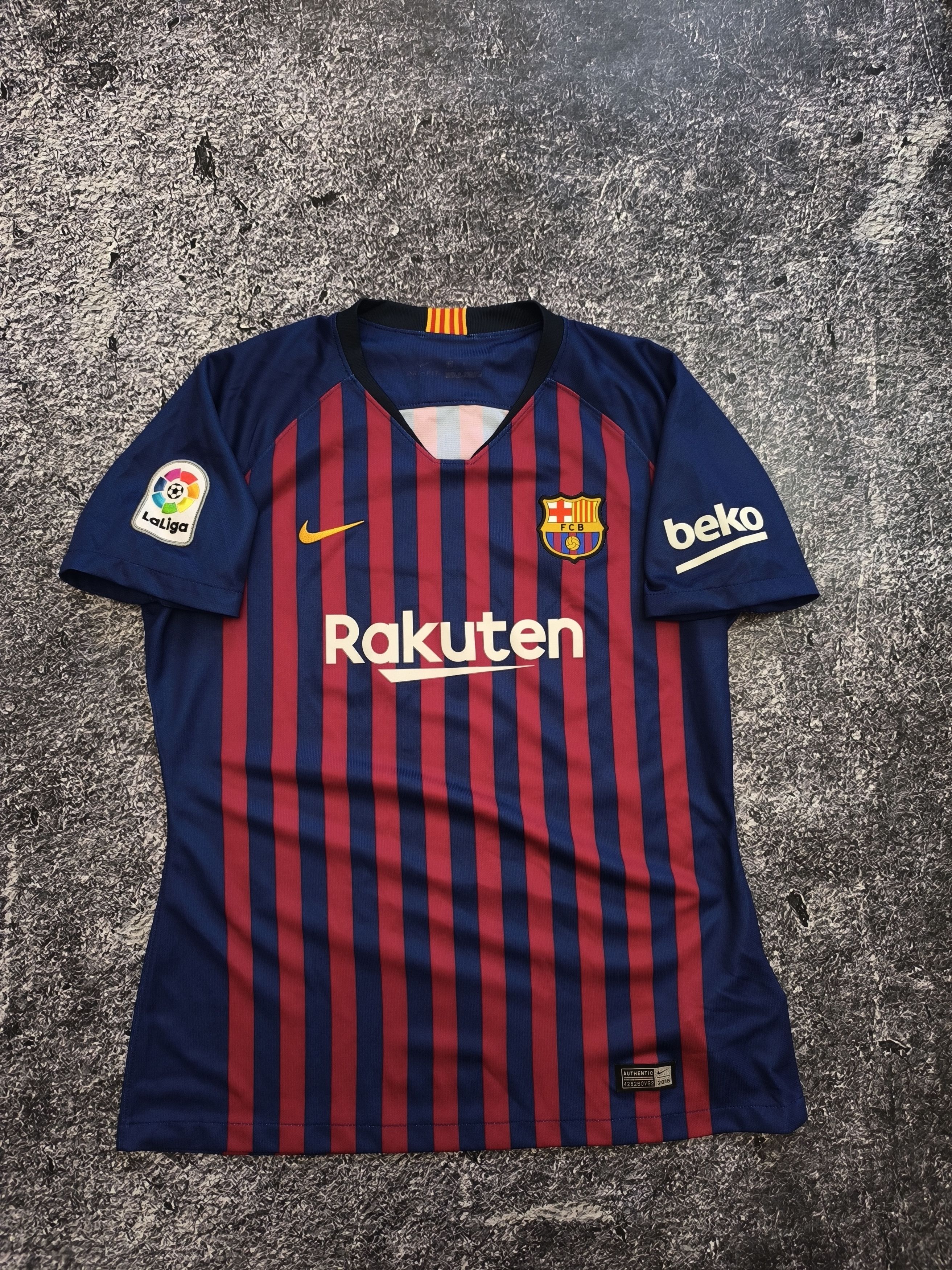 Nike Vintage jersey Barcelona 2018 Size L / US 10 / IT 46 - 1 Thumbnail