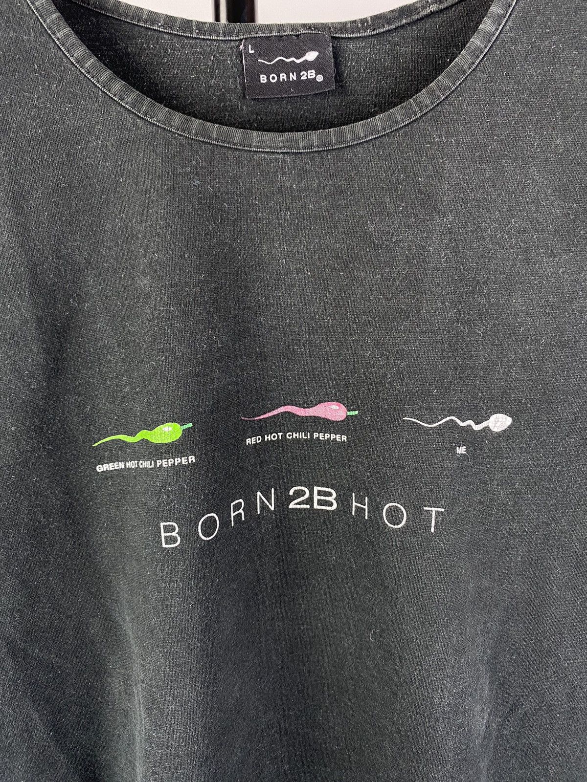 Vintage 🔥Vntg Born 2B Red hot chili Pepper Humor Art Tee Women Size L / US 10 / IT 46 - 2 Thumbnail