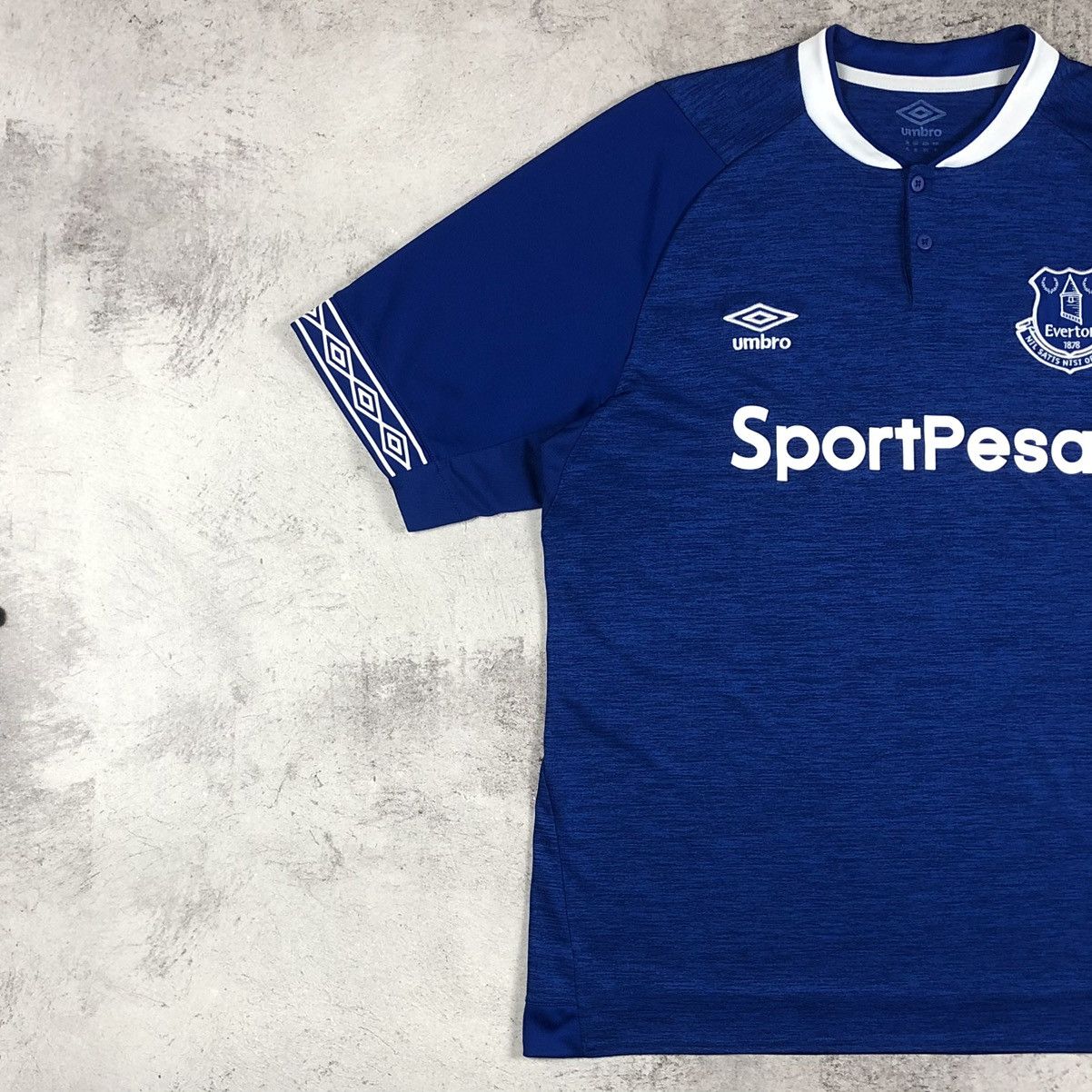 Umbro Everton 2018-2019 Umbro Angry Birds Home Soccer Jersey Size US XL / EU 56 / 4 - 7 Thumbnail
