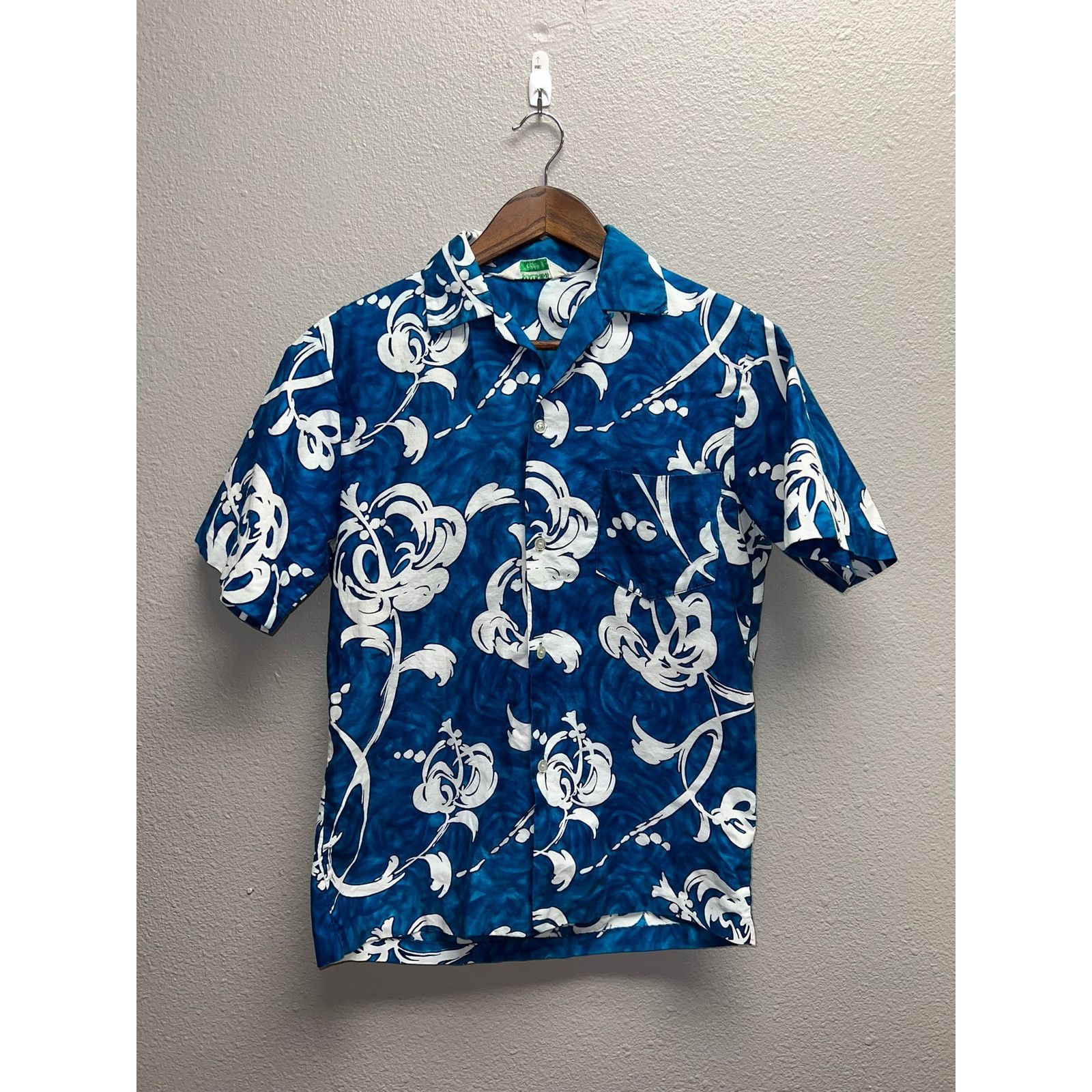 Vintage Vintage 70s 80s Malihini Hawaii HI Button Down Blue Shirt M Size US M / EU 48-50 / 2 - 1 Thumbnail