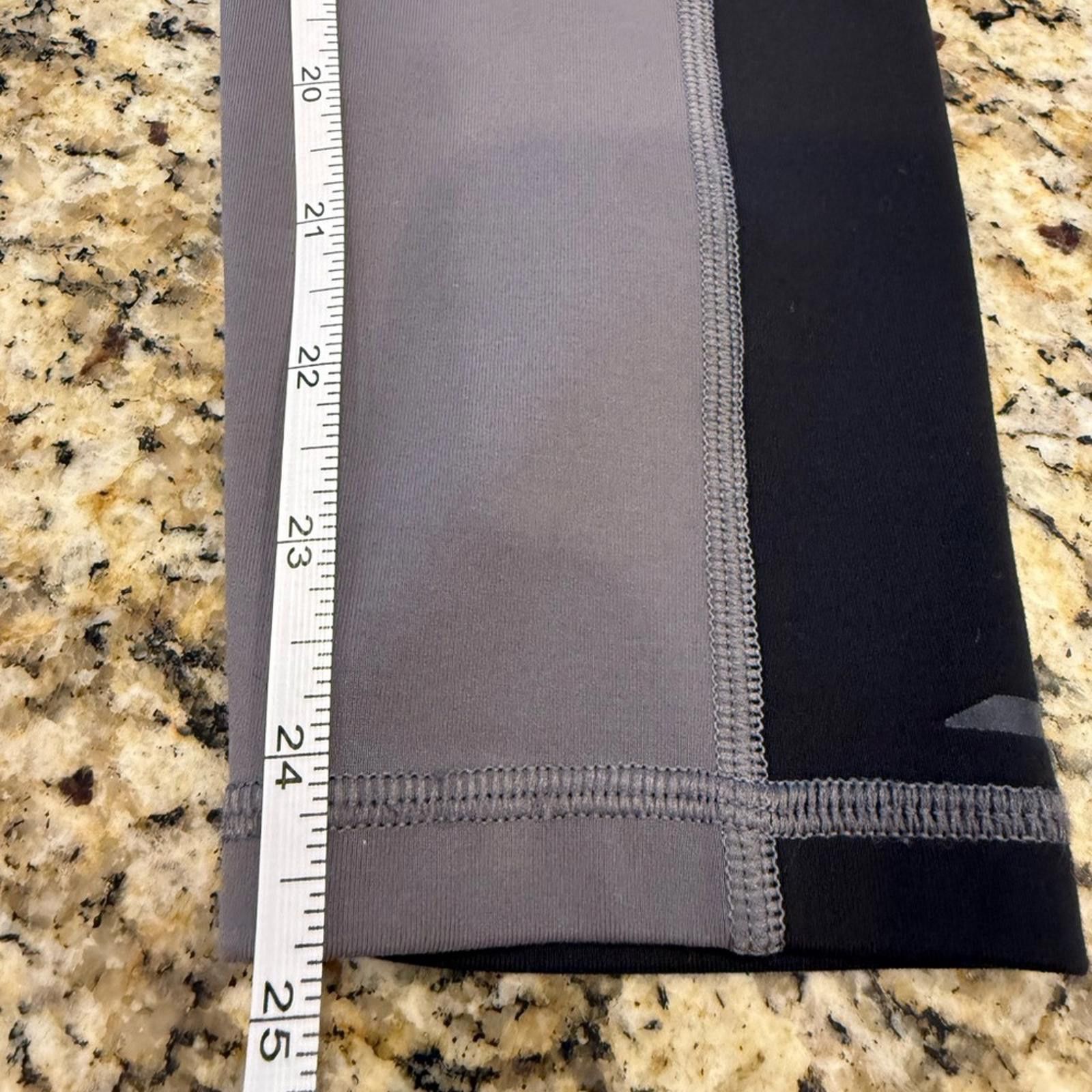 Other Athleta black & gray leggings vented cutouts SZ SM Size 28" / US 6 / IT 42 - 5 Thumbnail