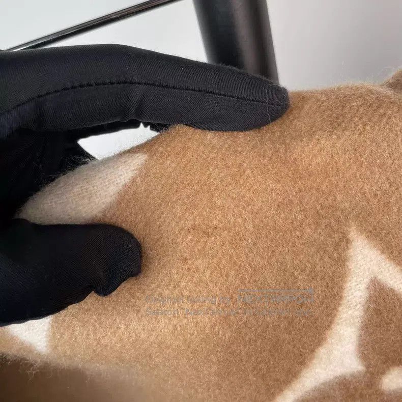 Louis Vuitton Louis Vuitton Cashmere scarf Size ONE SIZE - 8 Thumbnail