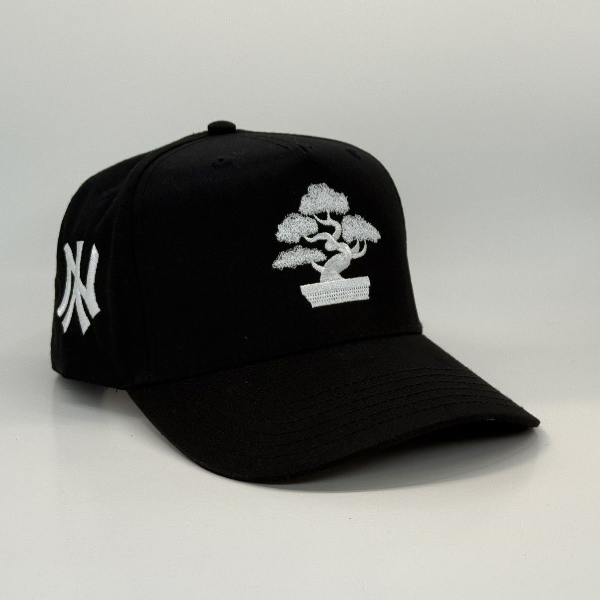 Japanese Brand NY Yankees Bonsai Tree Snapback Hat – Japanese NYC Script Size ONE SIZE - 1 Thumbnail