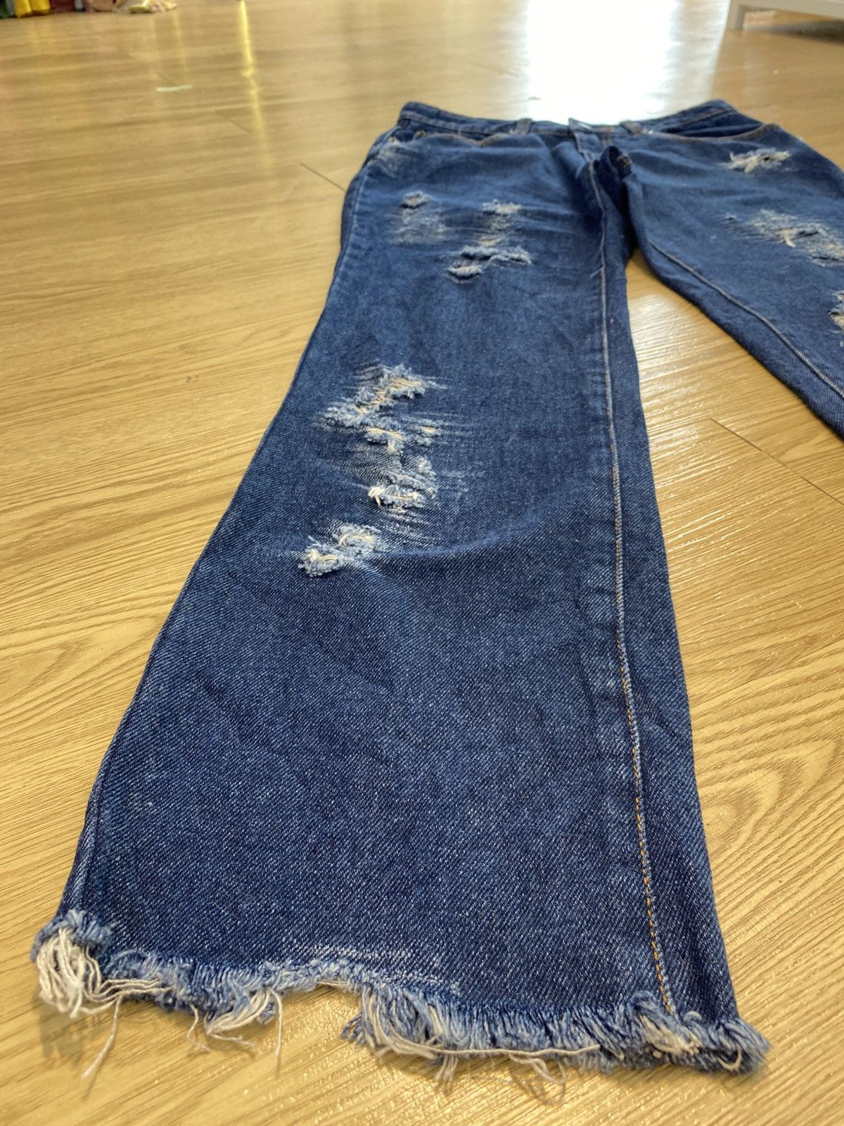 Japanese Brand Japanese Vintage Distress Hairy Leg Loose Style Jeans Size US 29 - 5 Thumbnail