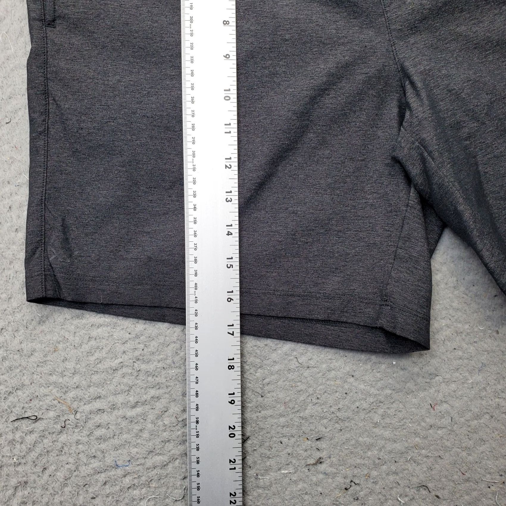 Rhone Rhone Mens Running Shorts Gray Stretch Pleated Front Elastic Waist Pull On: Mens Size L Size US 33 - 3 Thumbnail