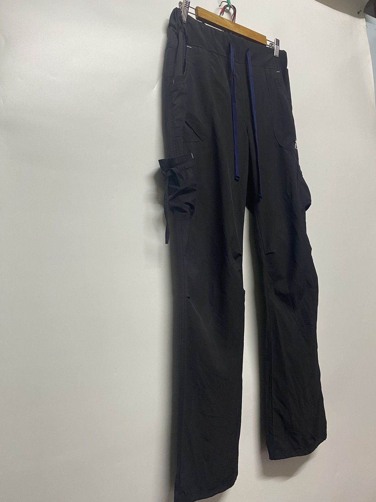 Designer × Fila FILA Multi Pocket Cargo Flare Leg Pants Size 28" / US 6 / IT 42 - 4 Thumbnail