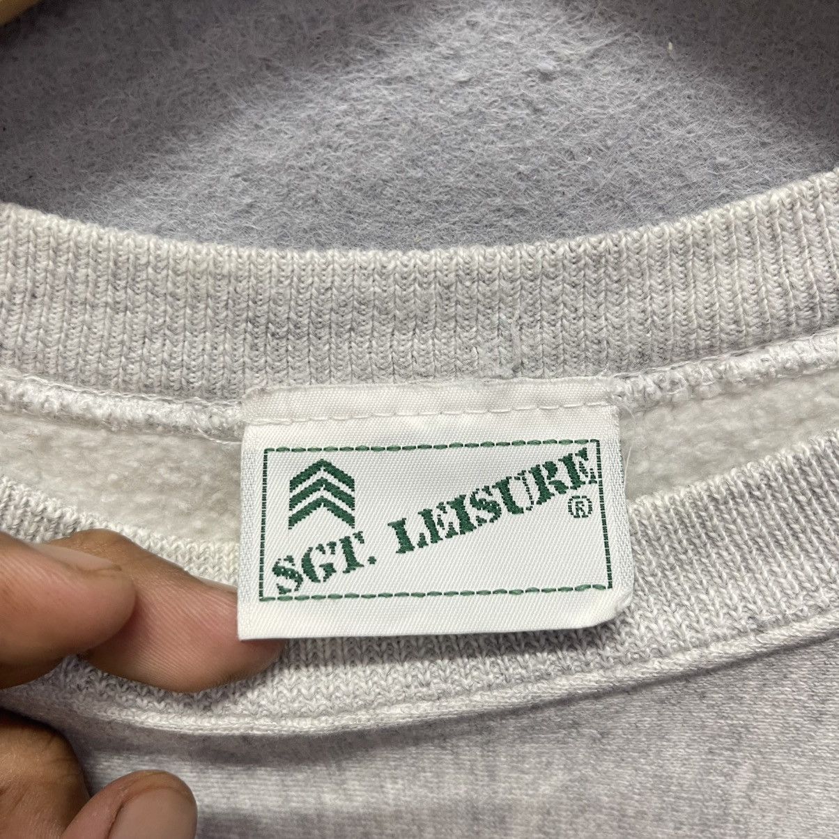 Vintage Vintage 80s Maui SGT Leisure Fish Graphic Sweatshirt Size US S / EU 44-46 / 1 - 8 Thumbnail