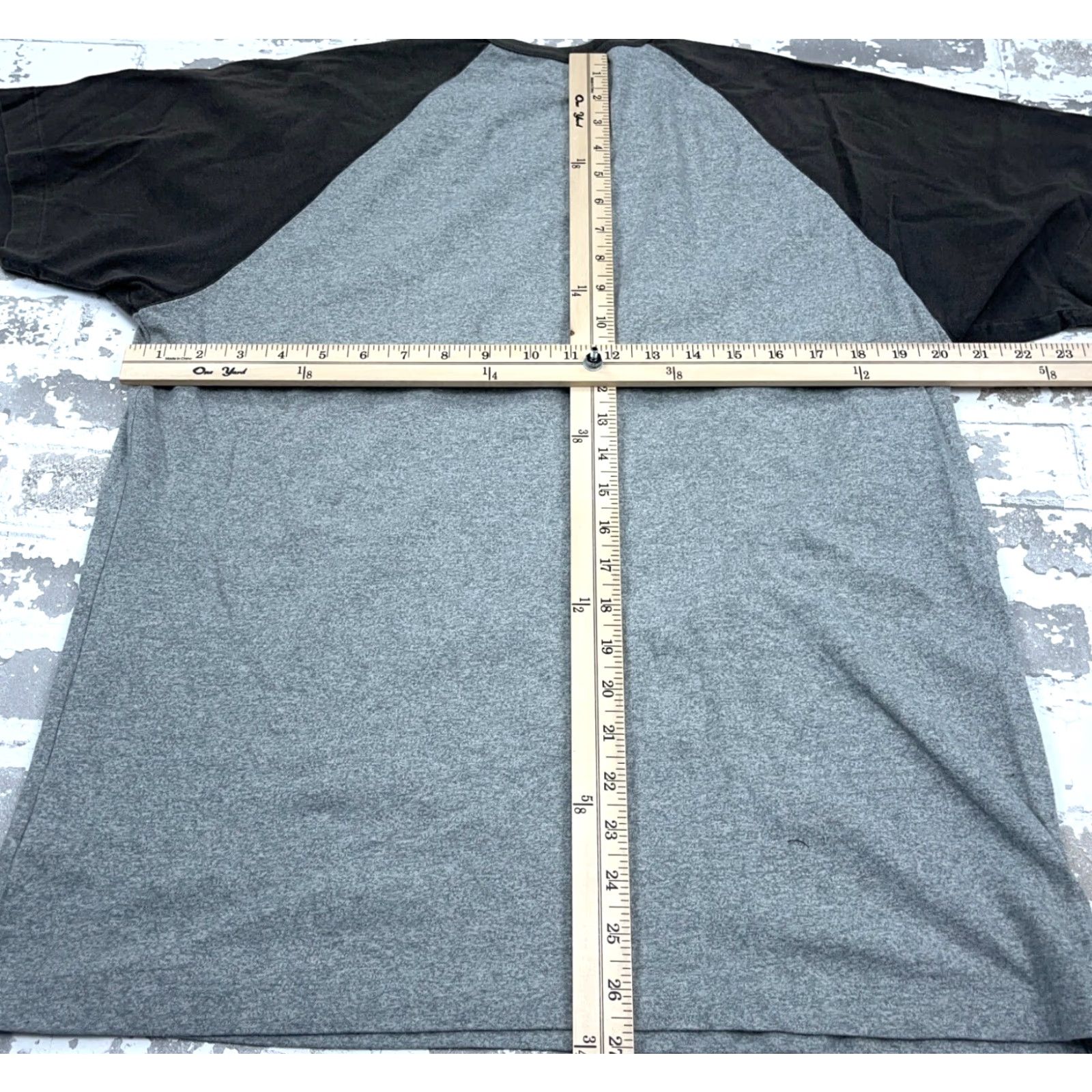 American Eagle Outfitters VINTAGE American Eagle Outfitters Shirt Men L Gray Raglan Tee 2000s AEO Outfitters Styles Size US L / EU 52-54 / 3 - 6 Thumbnail