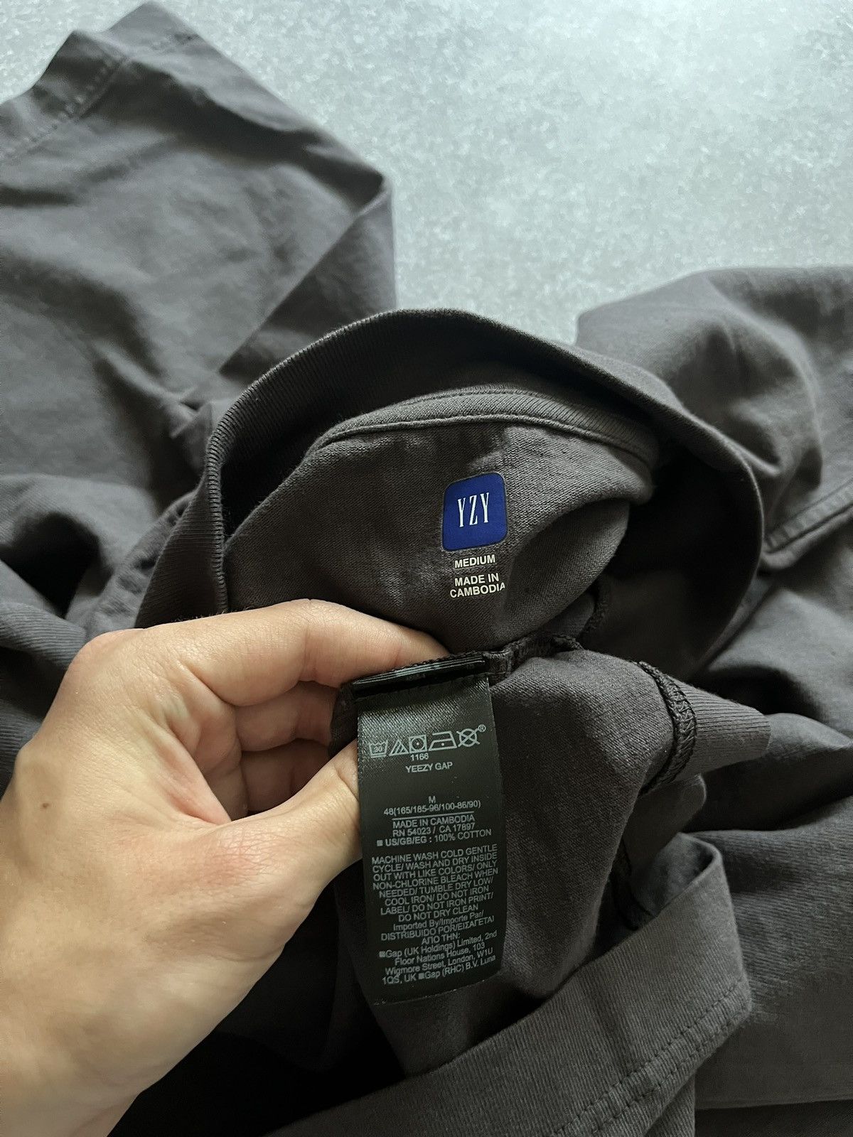 Balenciaga Balenciaga Yzy Gap T-shirt Size US M / EU 48-50 / 2 - 11 Thumbnail