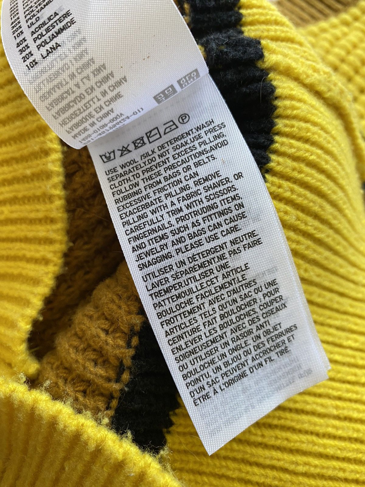 Marni Marni x Uniqlo v neck Knit sweater Size XS / US 0-2 / IT 36-38 - 13 Thumbnail