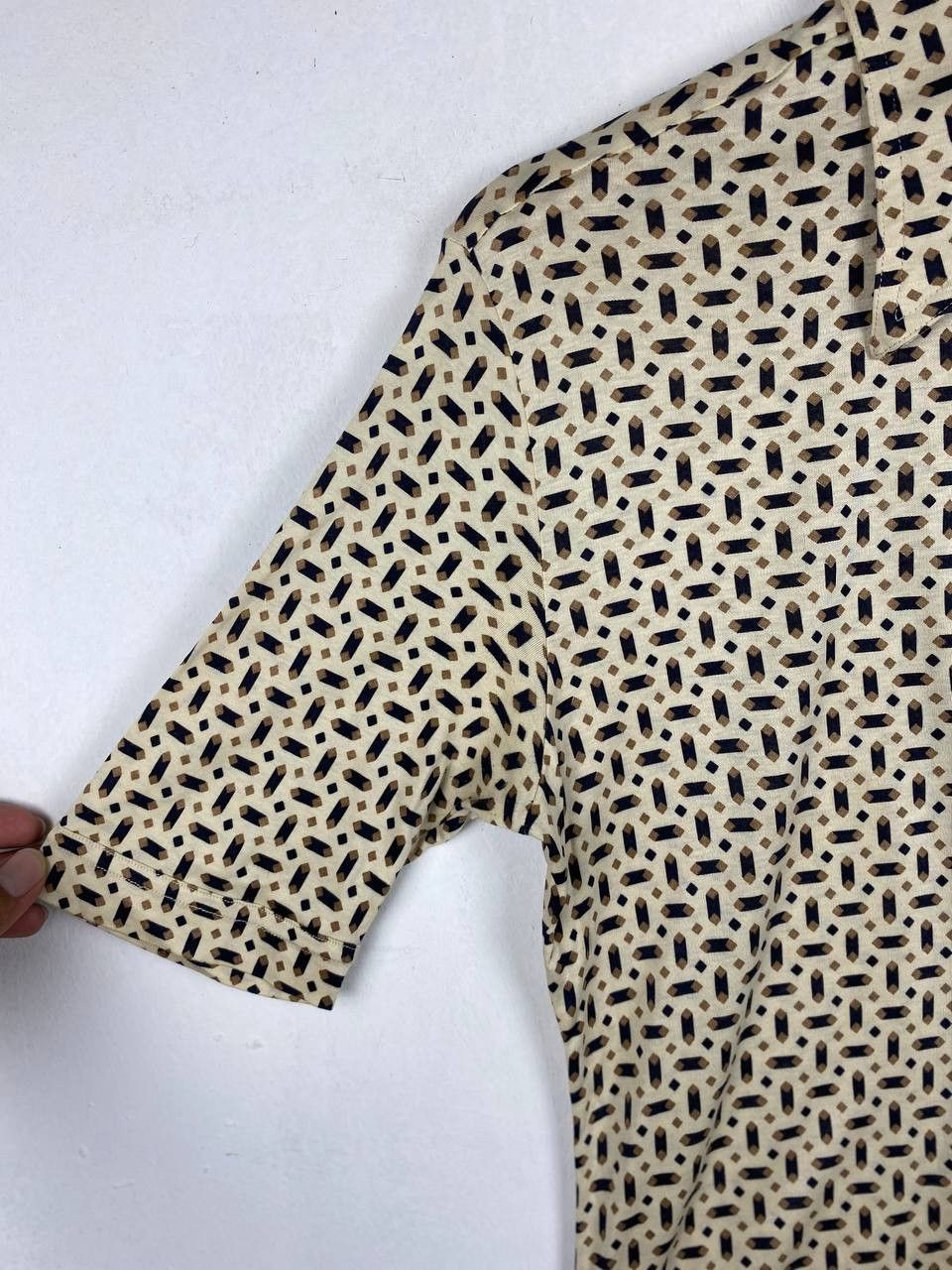 Givenchy vintage retro givenchy shirt very nice design Size US M / EU 48-50 / 2 - 3 Thumbnail