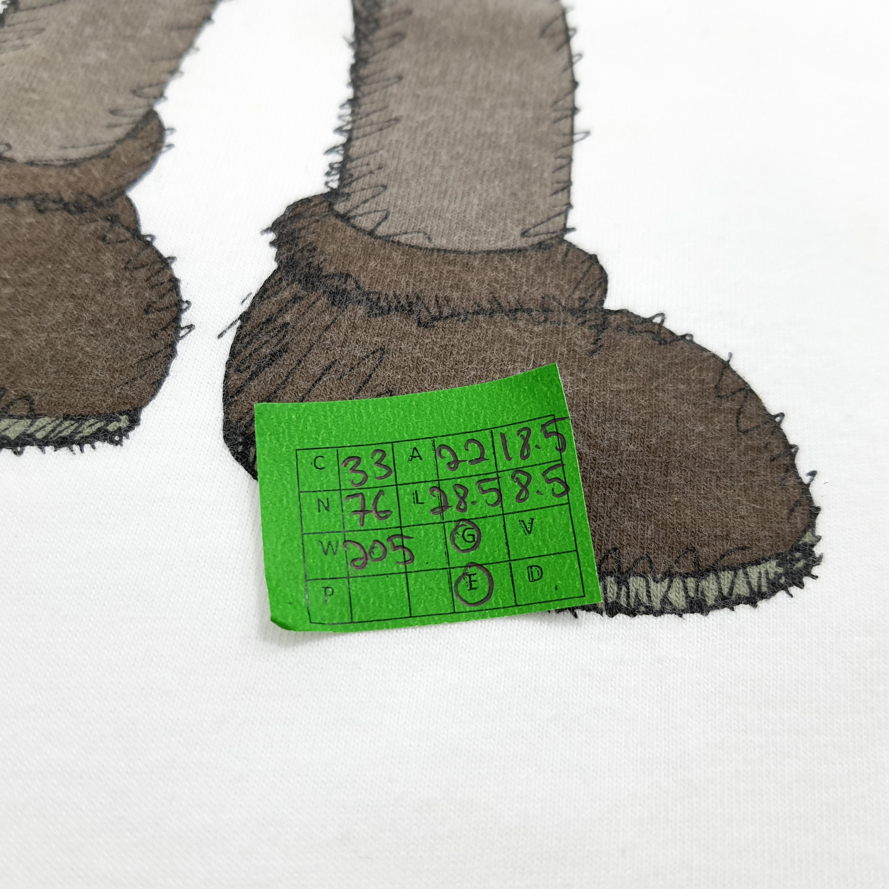 Kaws × Uniqlo Kaws x Uniqlo Japanese Brand Tshirt Size US L / EU 52-54 / 3 - 9 Thumbnail